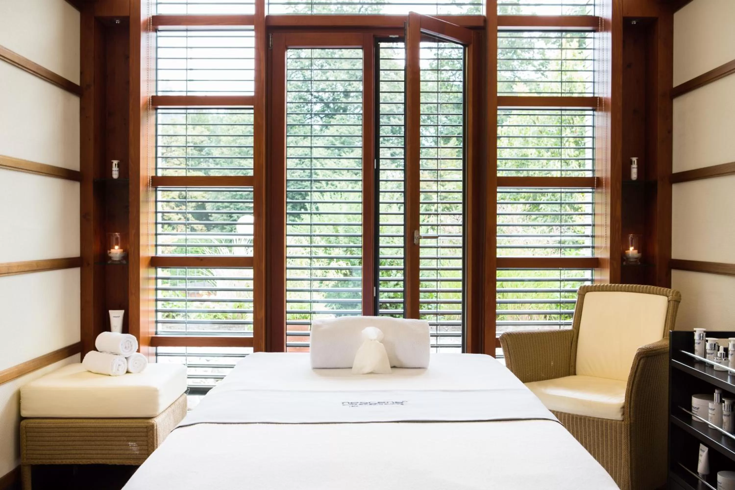 Massage, Bed in Victoria Jungfrau Grand Hotel & Spa