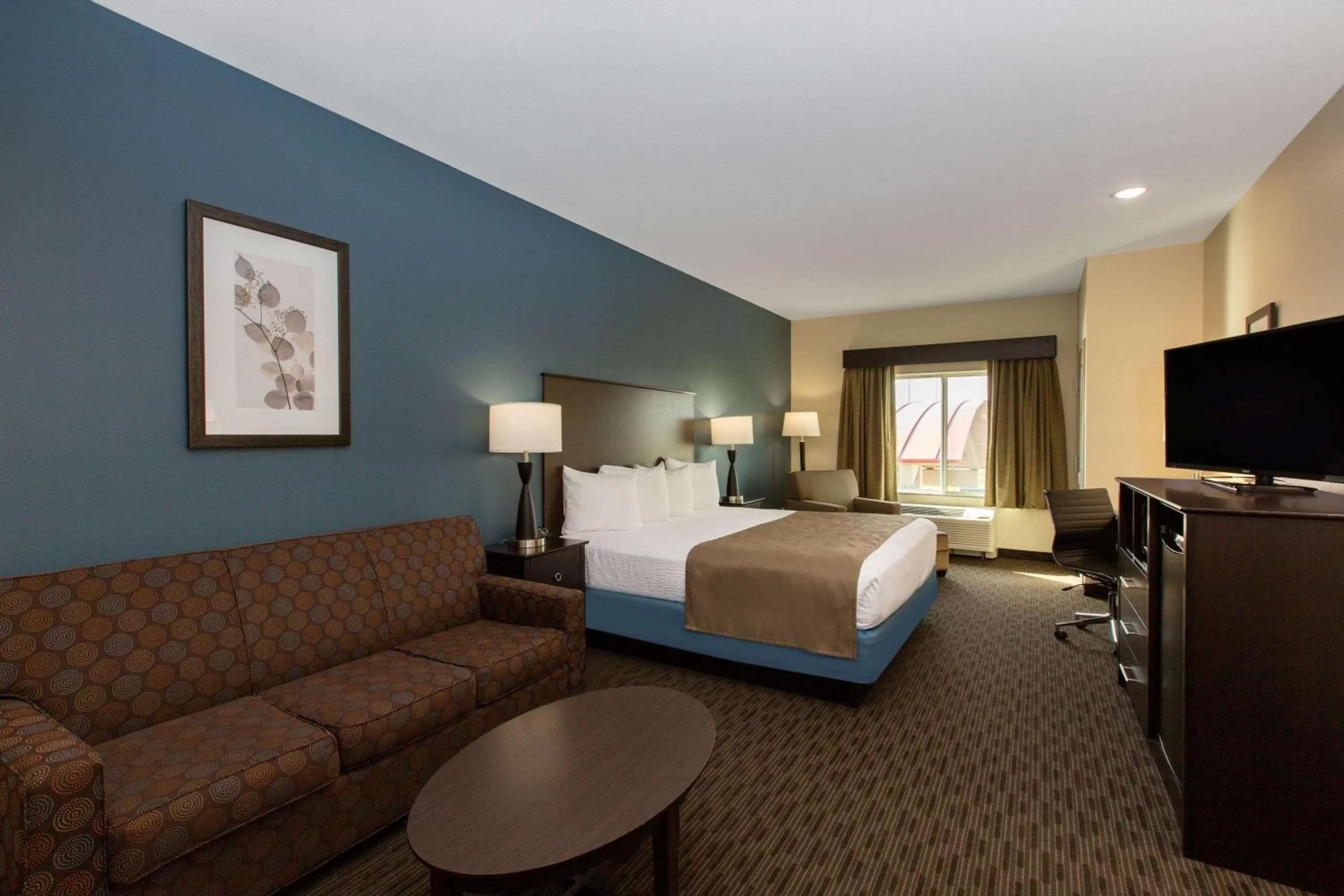 Photo of the whole room, Bed in AmericInn by Wyndham Sioux Falls North