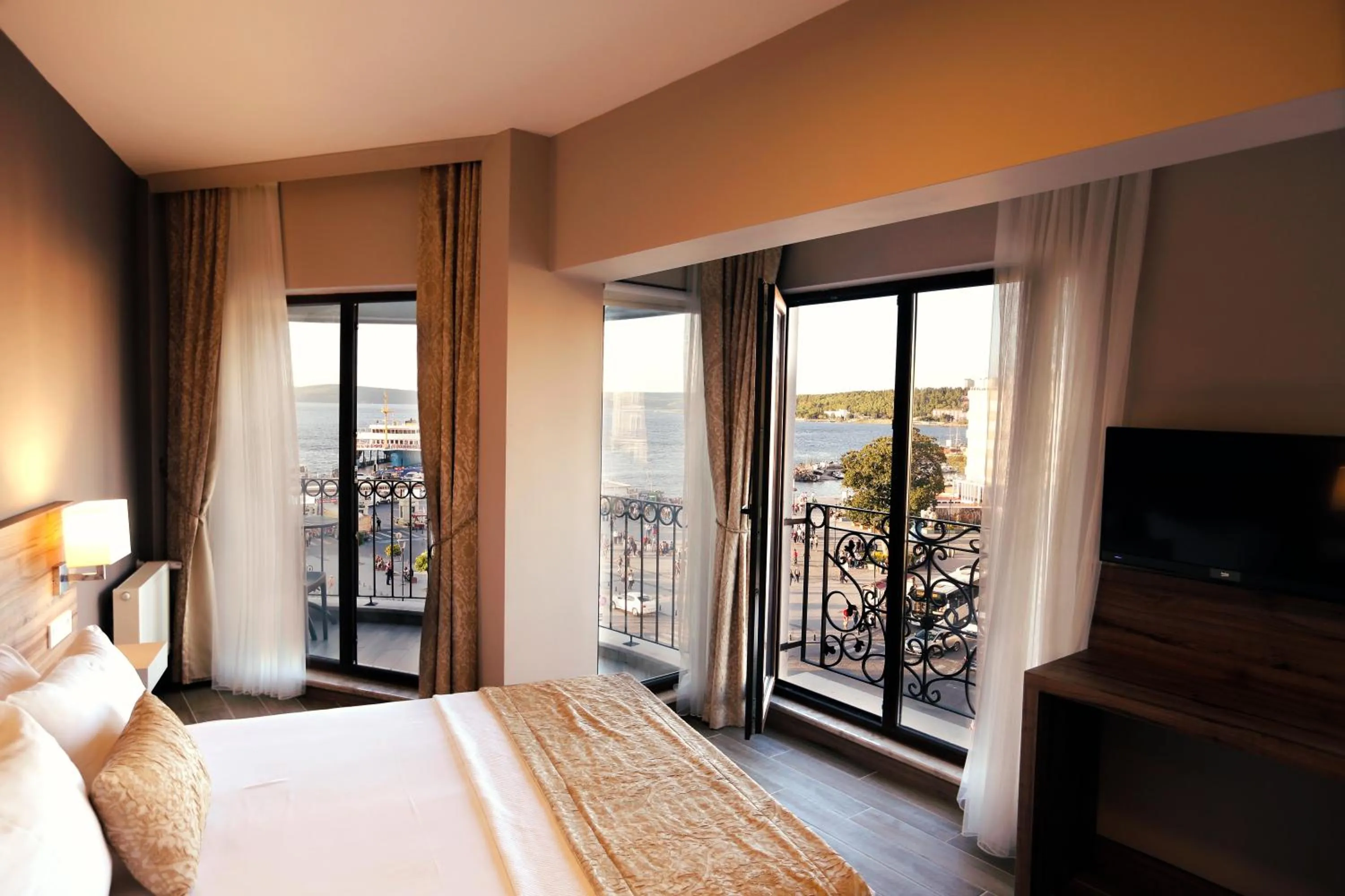 Photo of the whole room in Kule Hotel