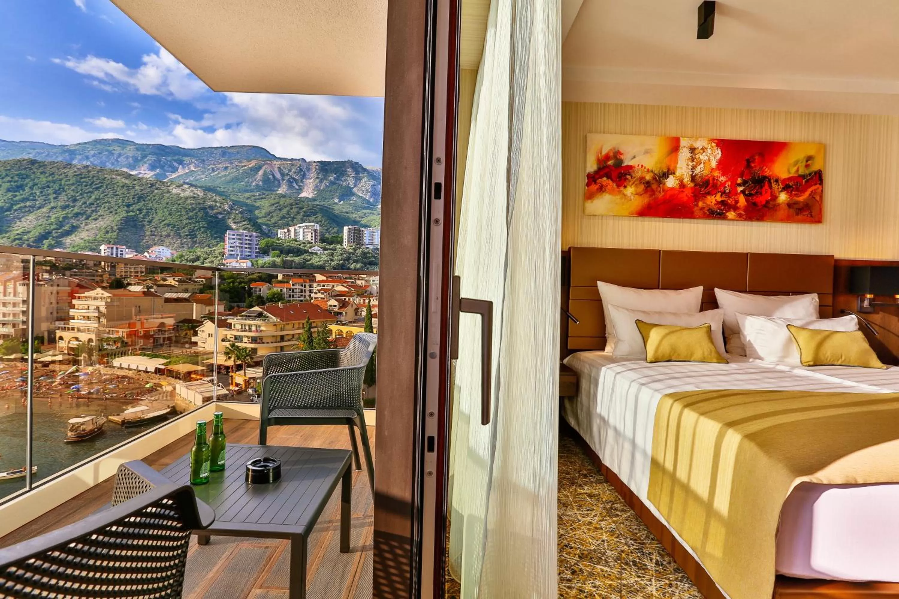 Balcony/Terrace, Bed in Hotel Zeta