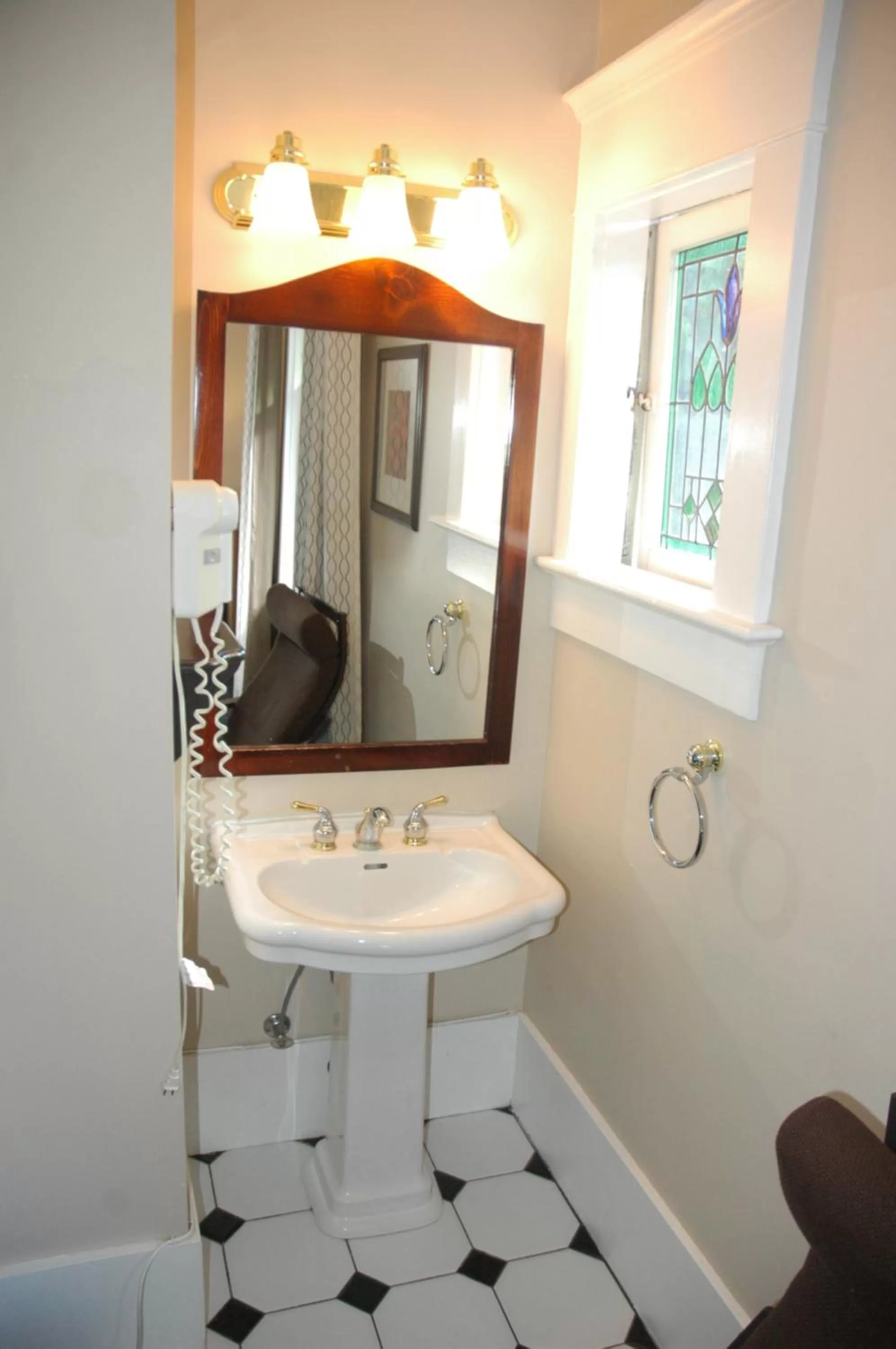 Bathroom in Windsor Guest House