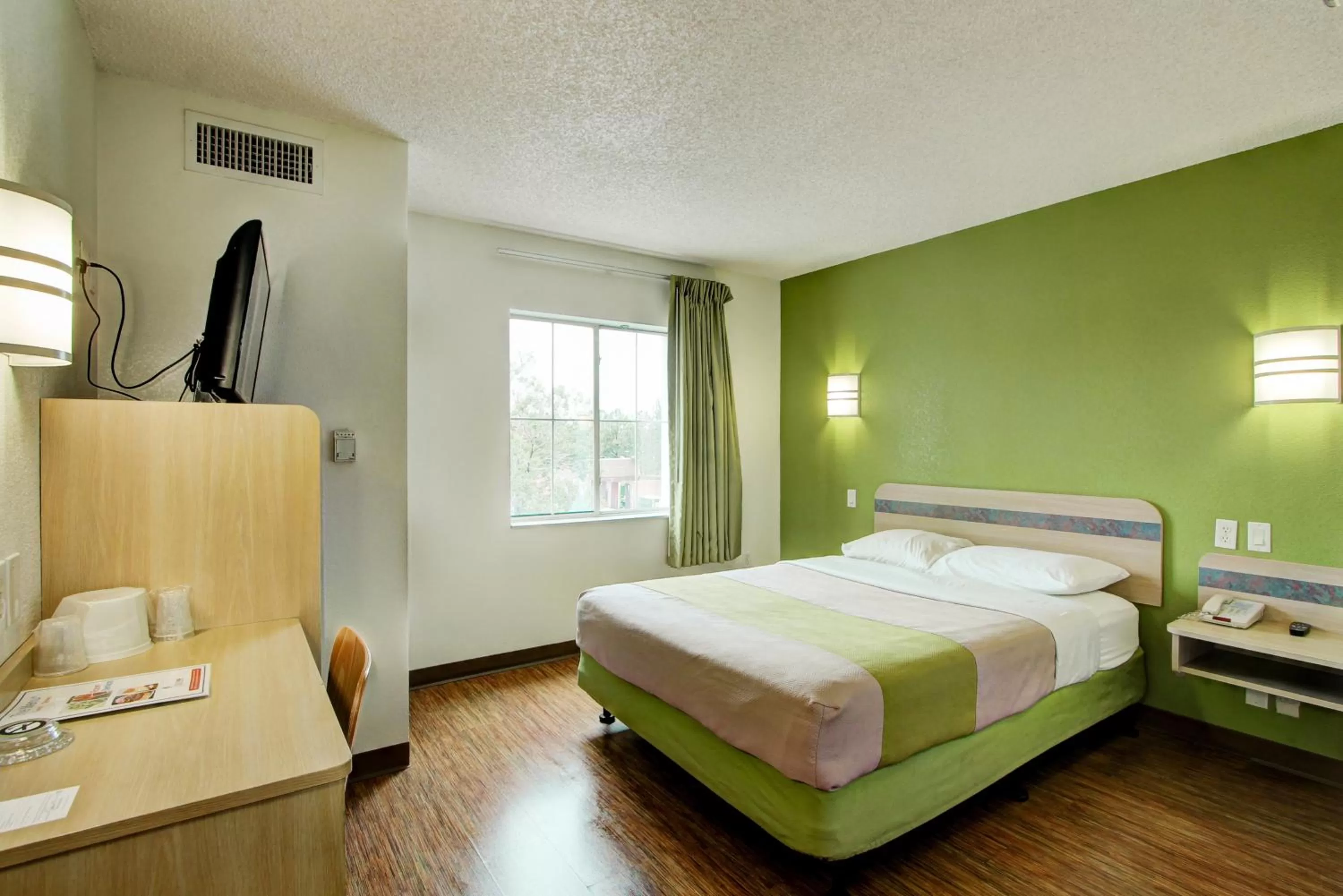 Bed in Super 8 by Wyndham Aurora East