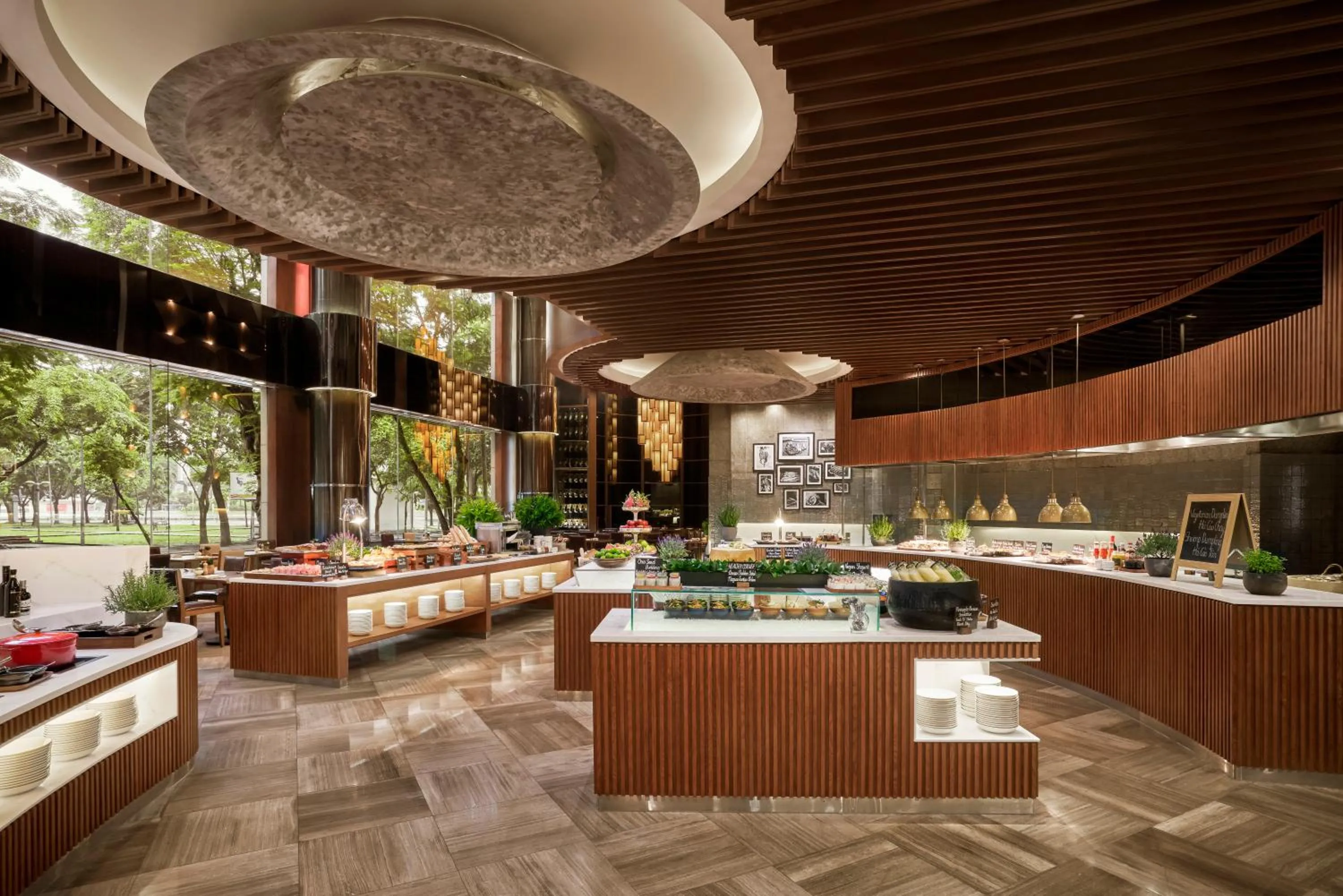 Restaurant/places to eat in New World Saigon Hotel