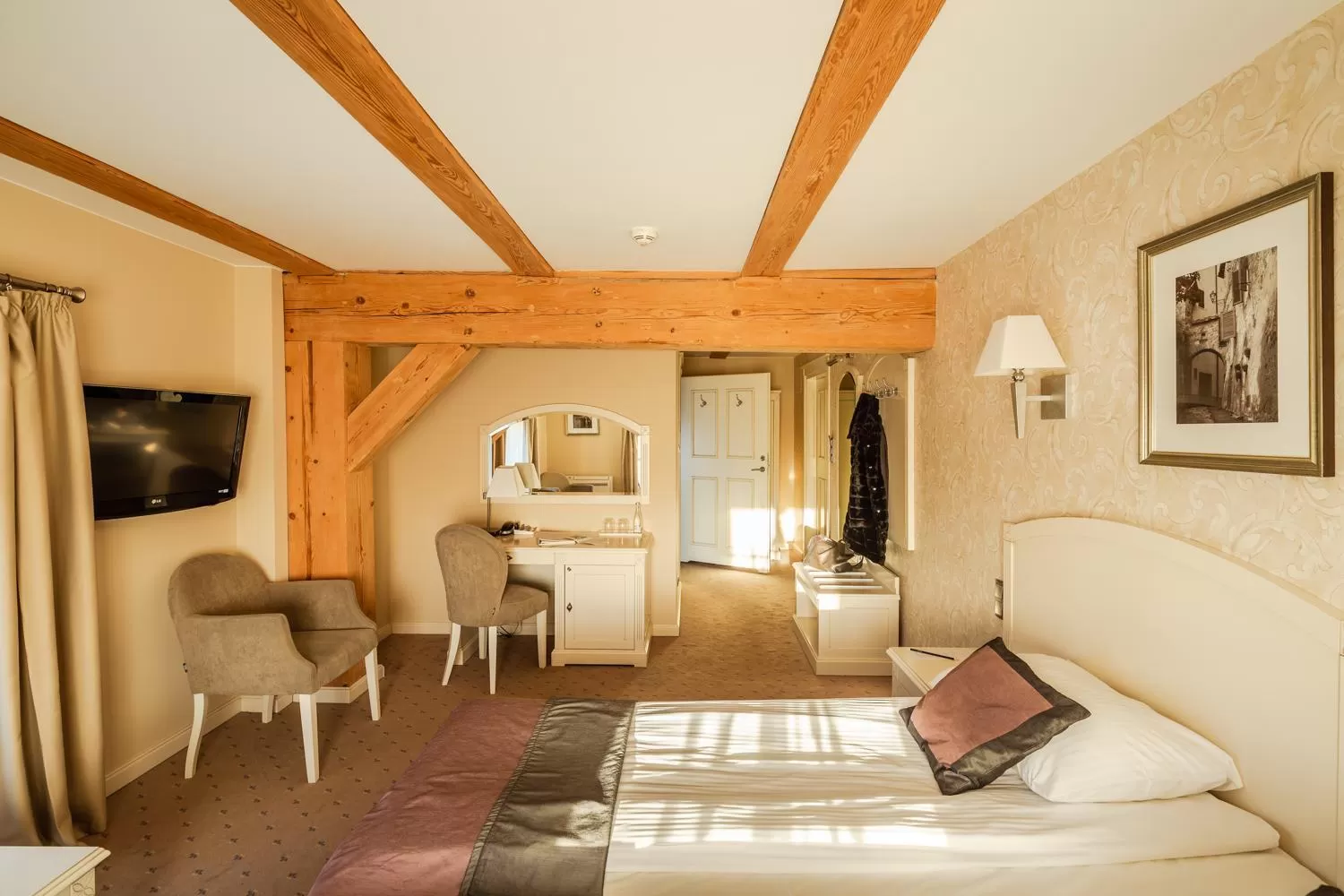 Photo of the whole room in Zamek Topacz