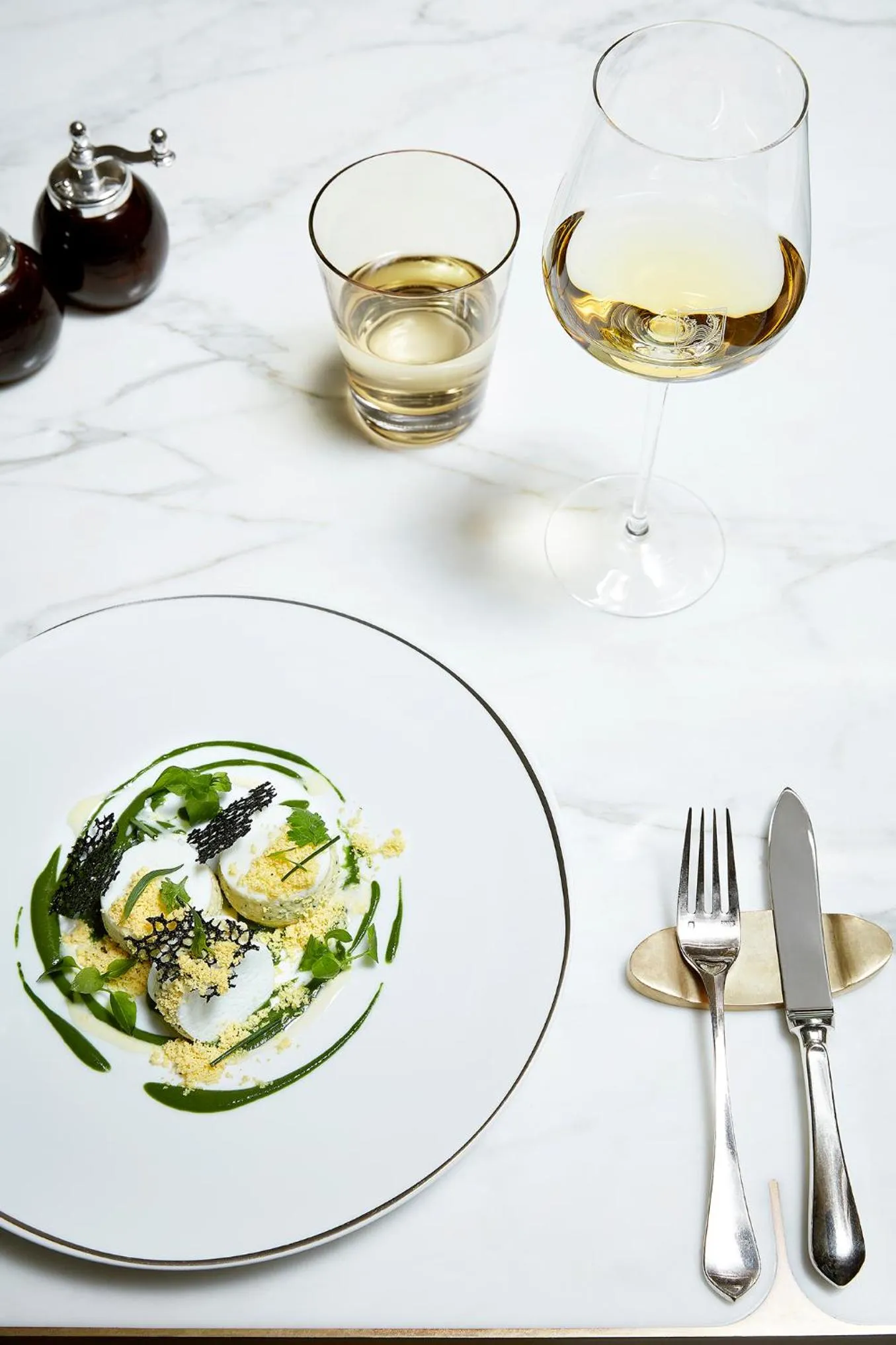 Restaurant/places to eat in Hotel de Crillon