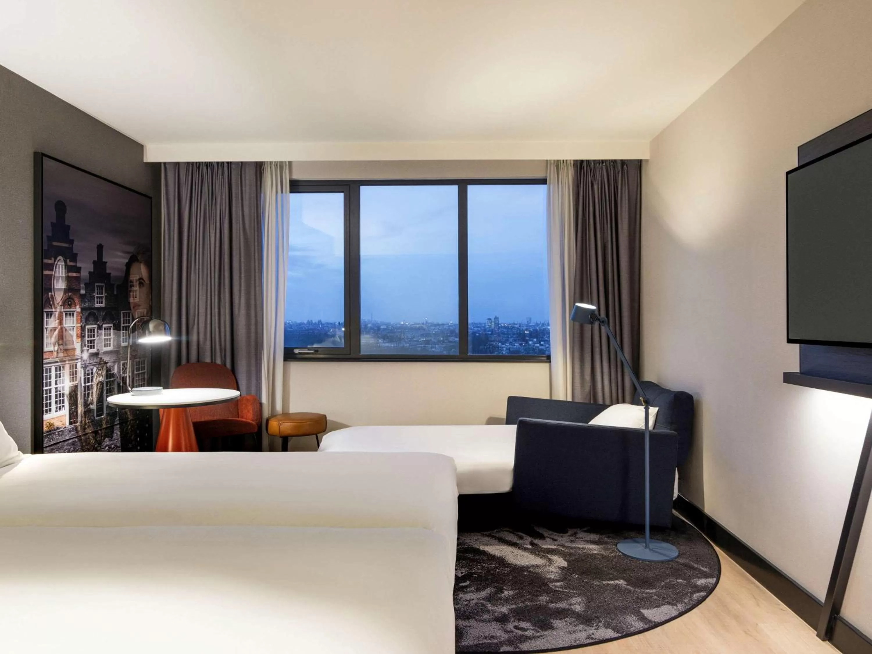 Photo of the whole room, Bed in Mercure Amsterdam City Hotel