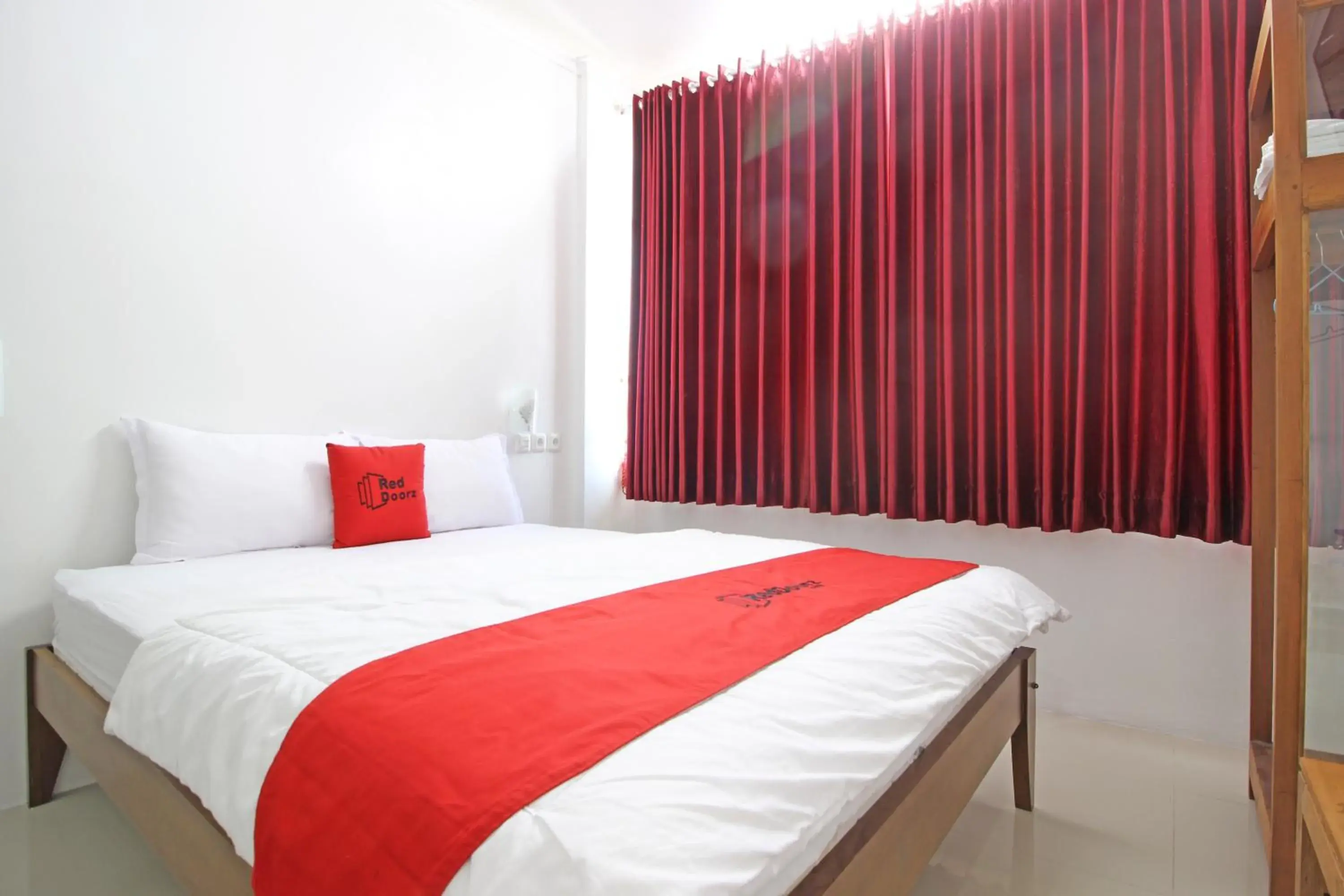 Double Room in RedDoorz @ Jalan Ringroad Selatan Double Room in RedDoorz @ Jalan Ringroad Selatan