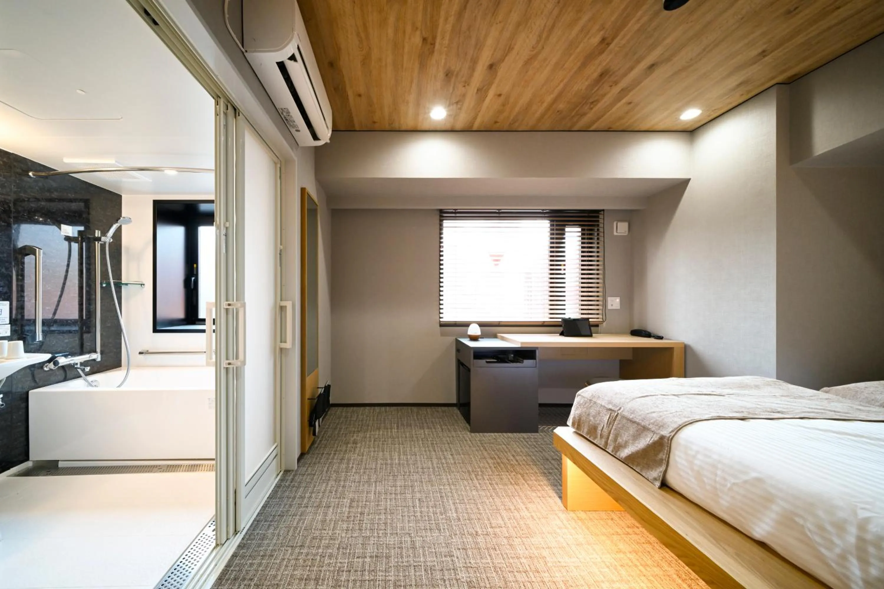 Photo of the whole room, Bed in HOTEL AMANEK Kamata-Eki Mae