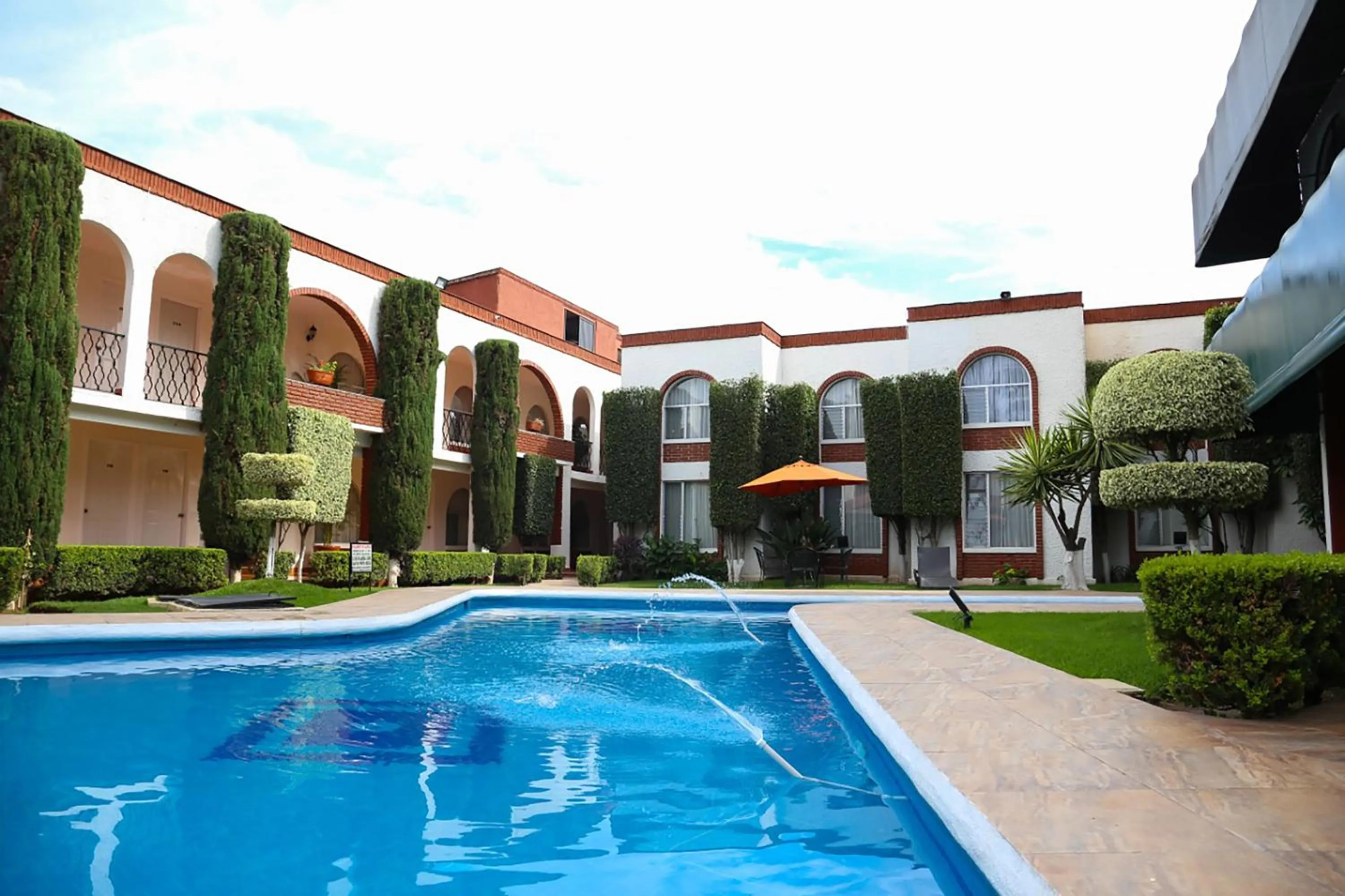 Swimming pool in Hotel & Suites Villa del Sol