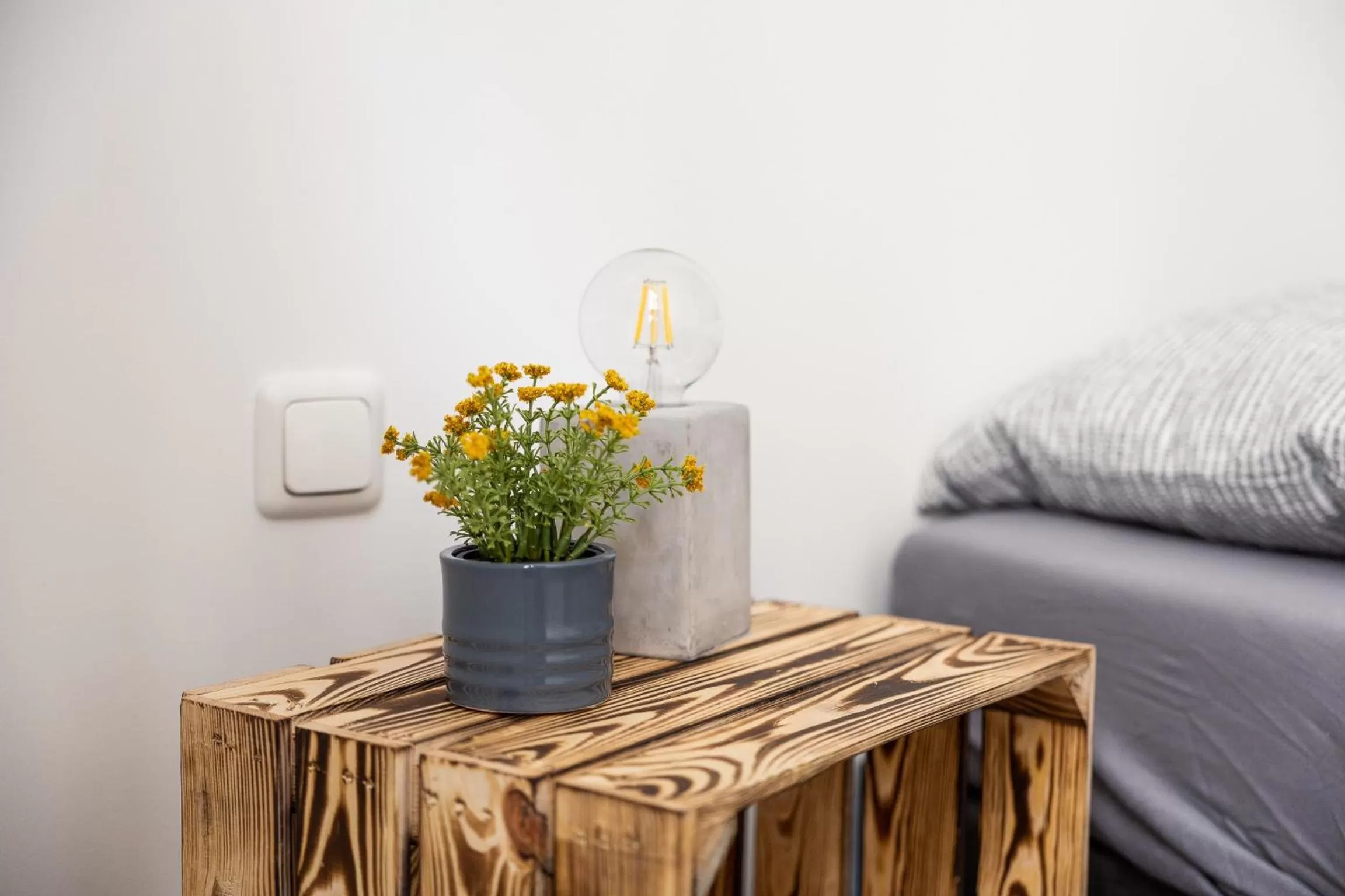 Bedroom, Bed in Apartments am Neuen Theater - Altstadt - Zentral - Küche - Wifi - Powered by Ko-Living