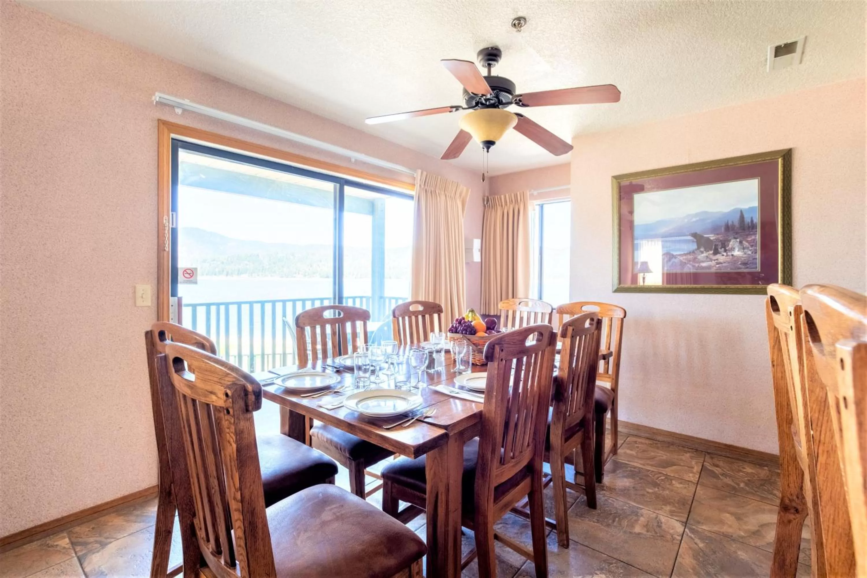 Dining area in Lagonita Lodge