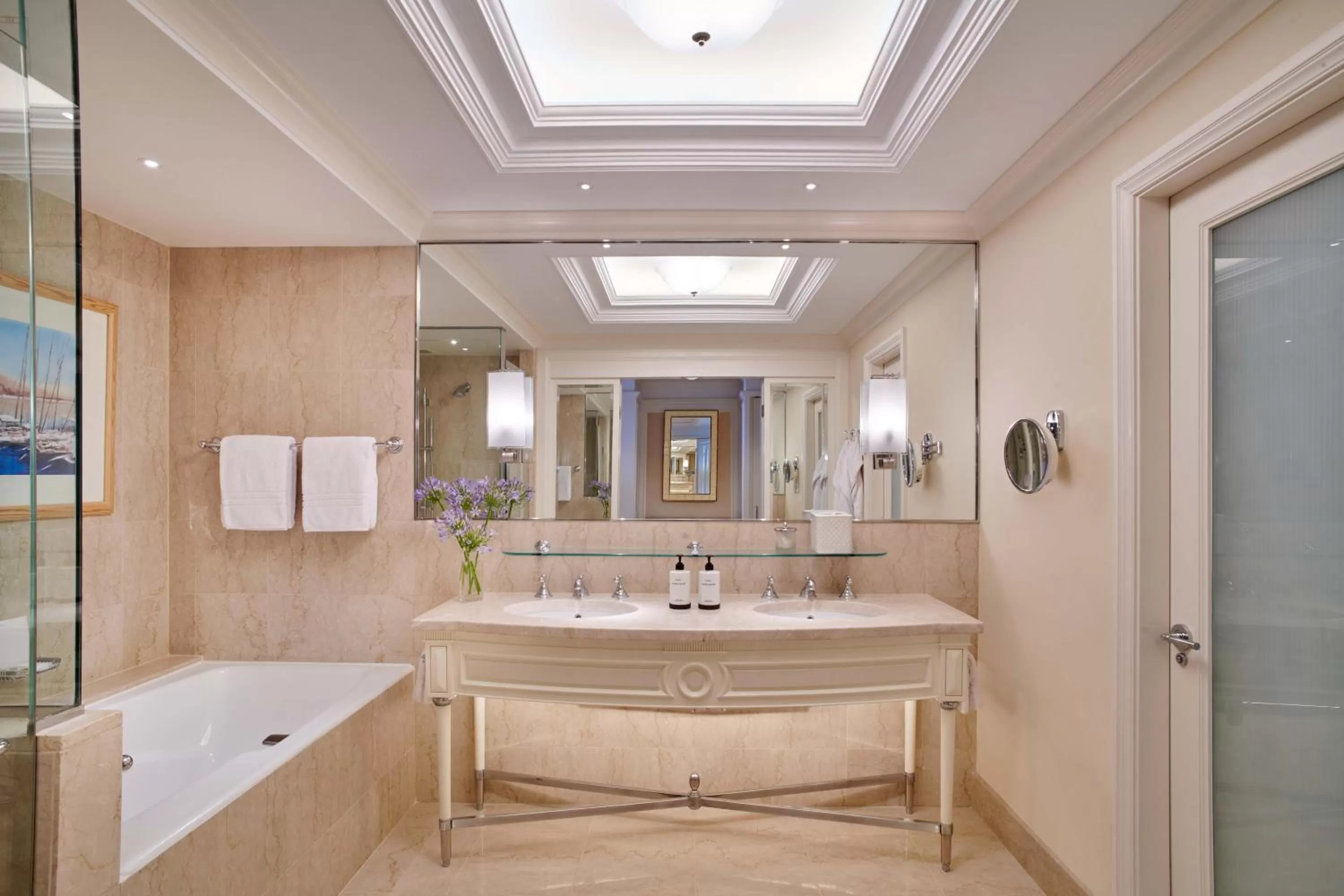 Bathroom in Four Seasons Hotel Cairo at Nile Plaza