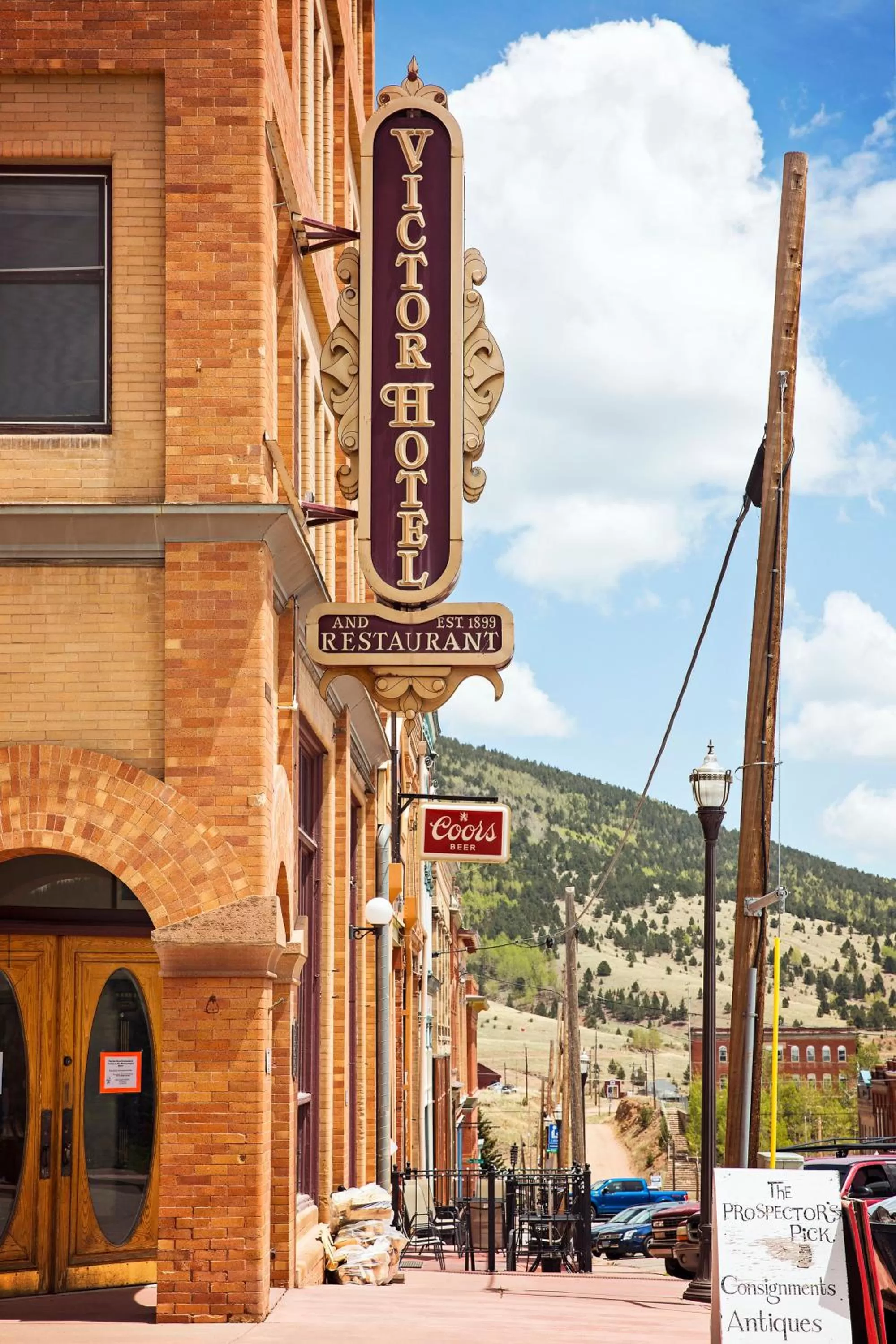 Facade/entrance in The Victor Hotel