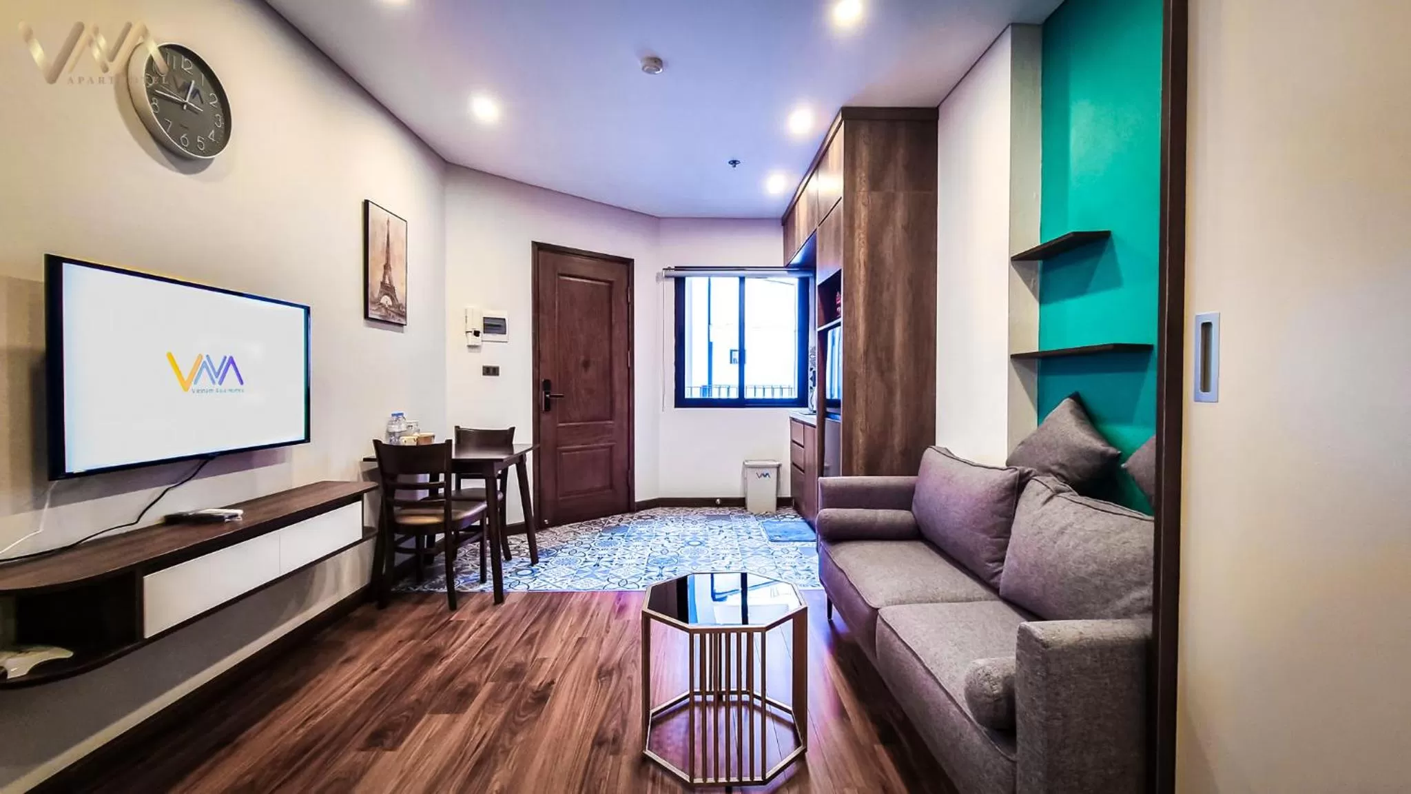 TV and multimedia in VNAHOMES APARTHOTEL