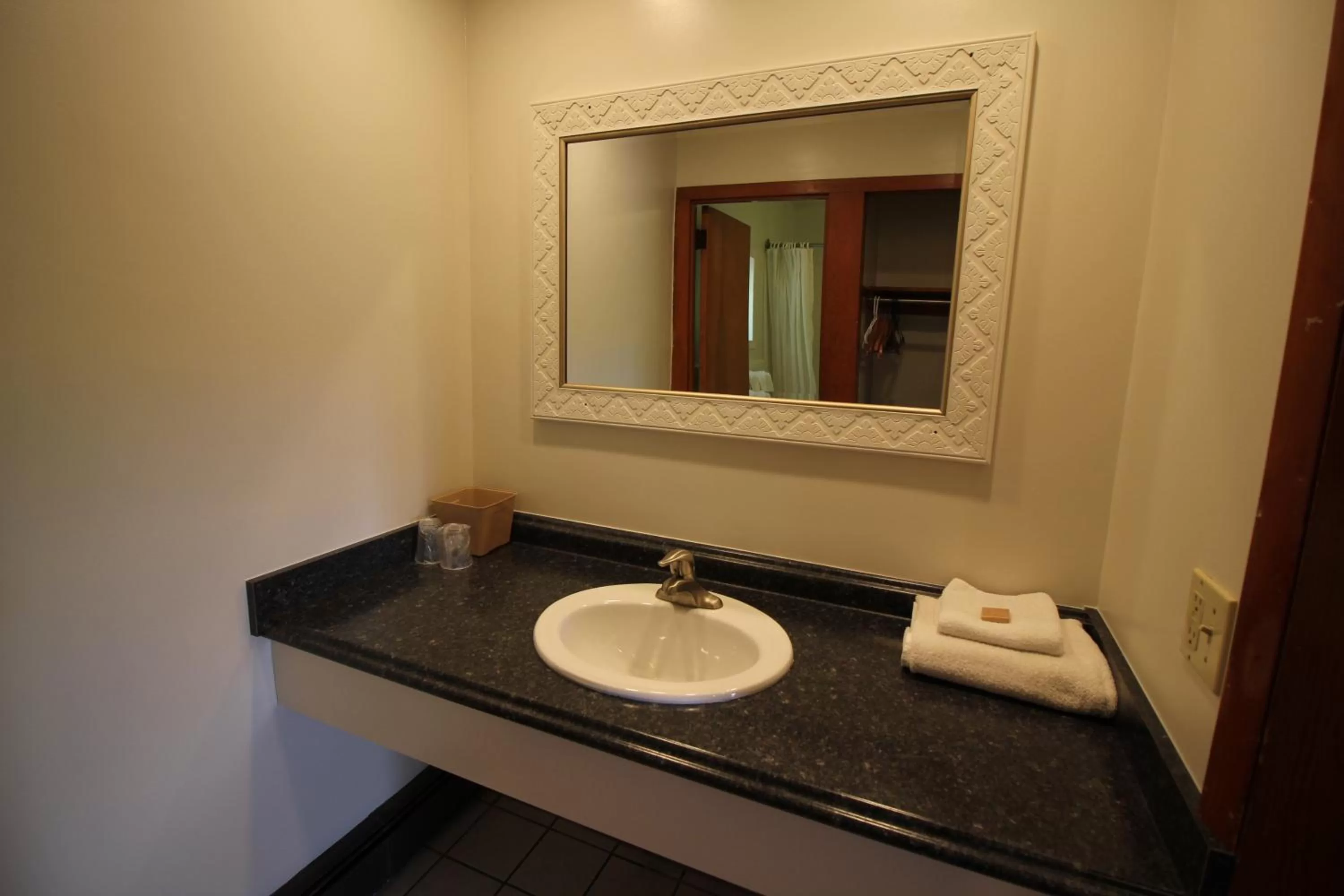 Bathroom in Heidi's Inn