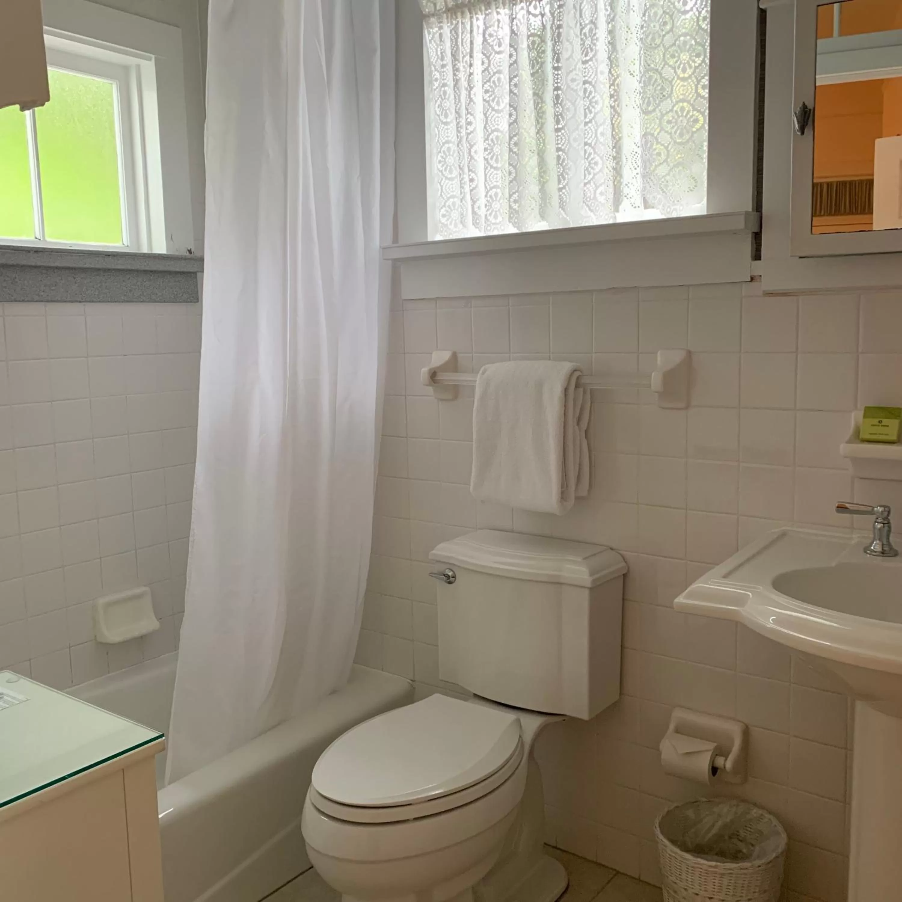 Bathroom in The Conch House Heritage Inn