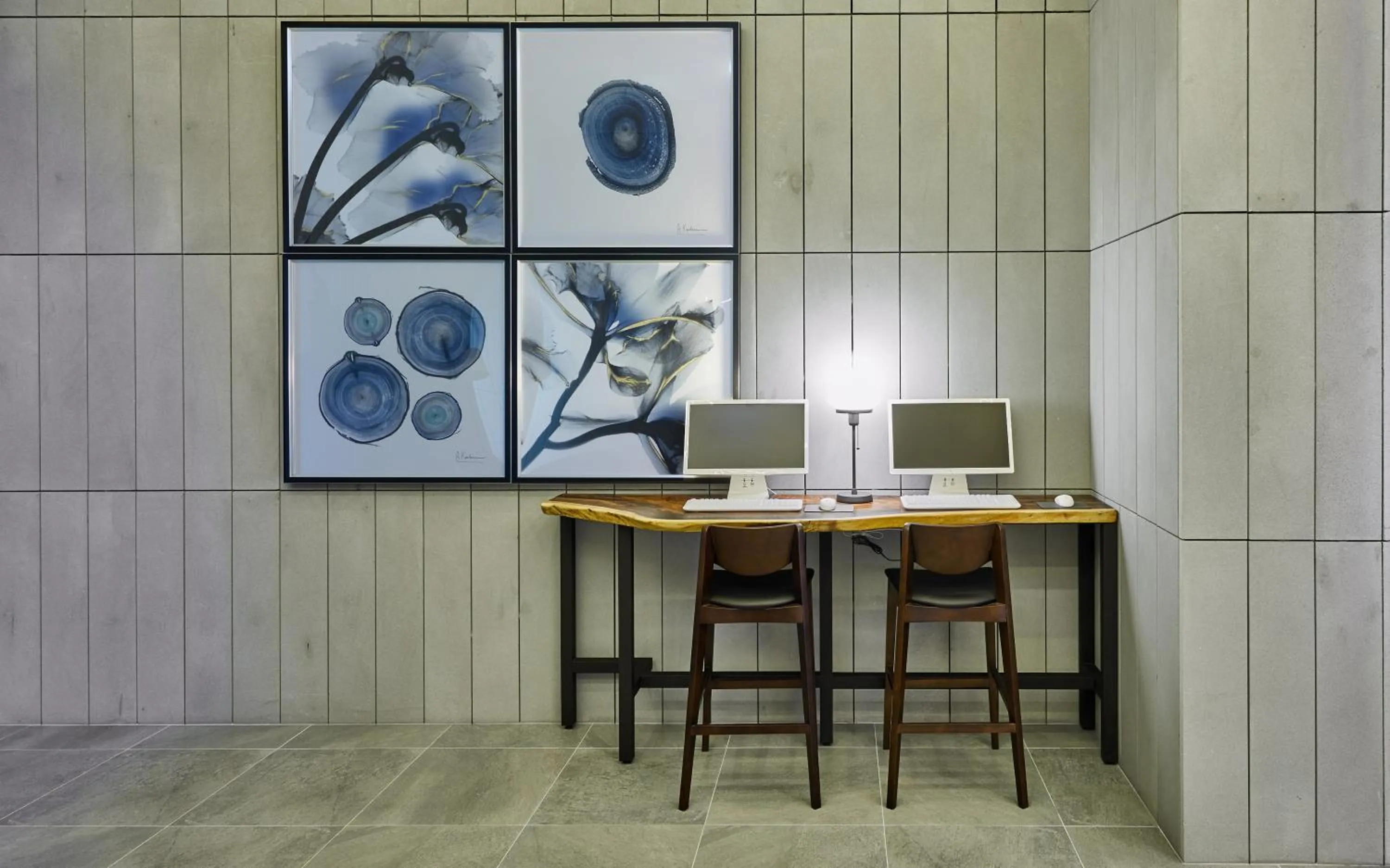 Business facilities in hotel riverside