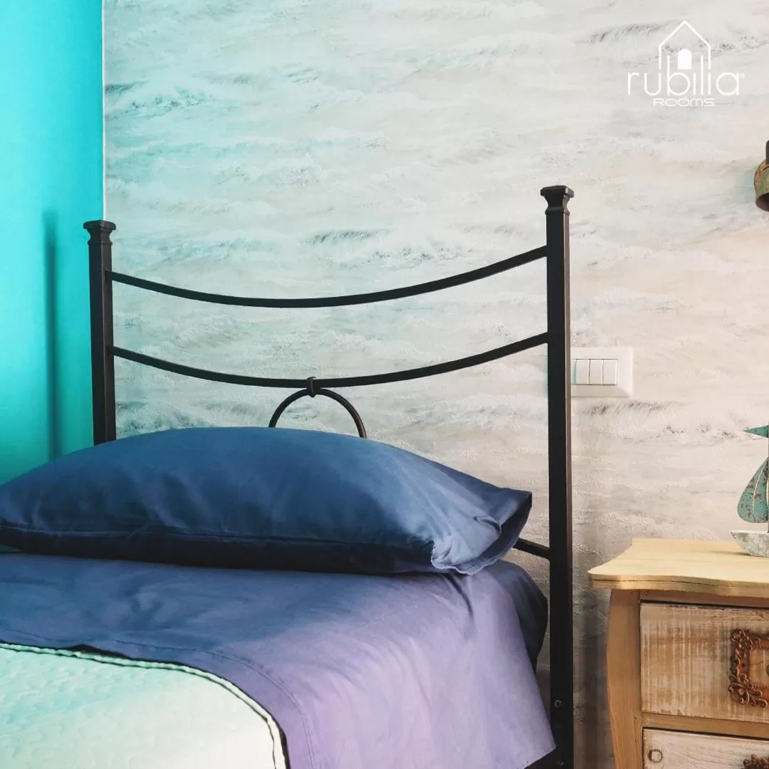 Summer, Bed in Rubilia Rooms Pompei