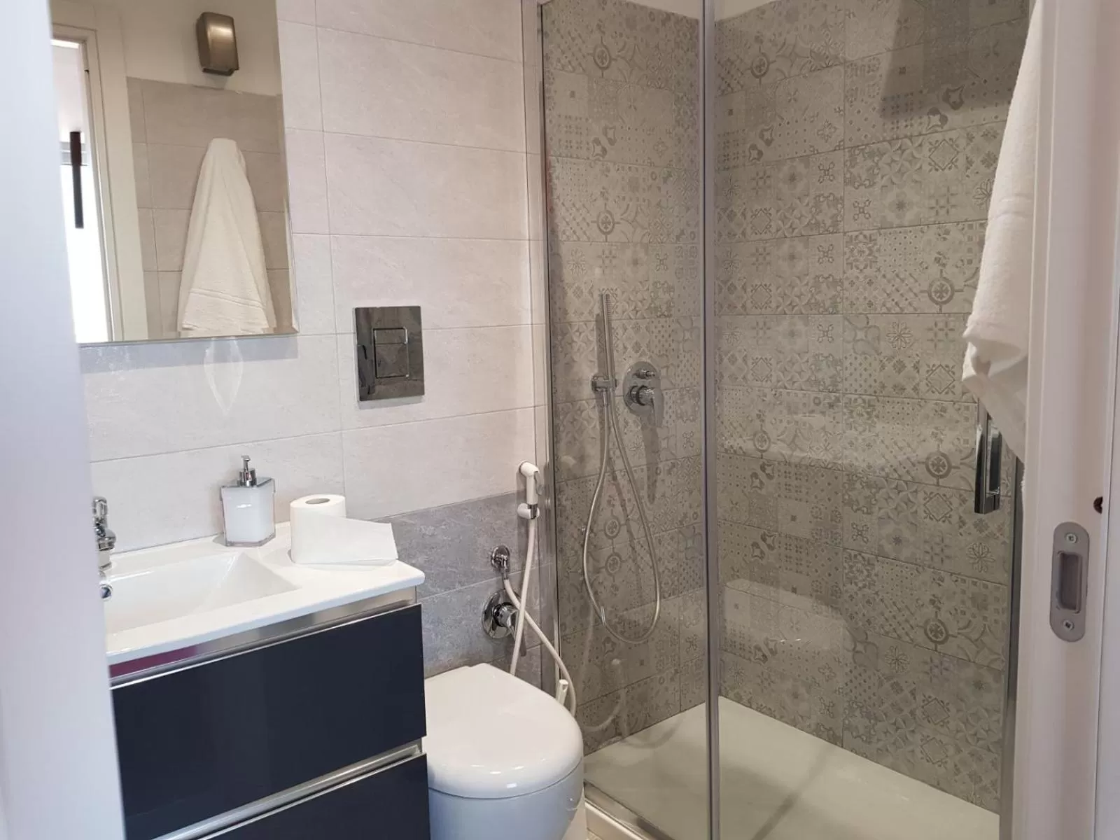 Shower, Bathroom in 2B Fifteen Floor Suite Napoli