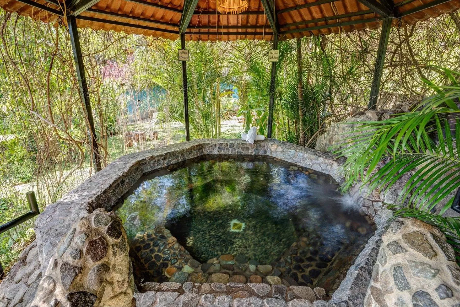 Hot Spring Bath in Regis Hotel Spa