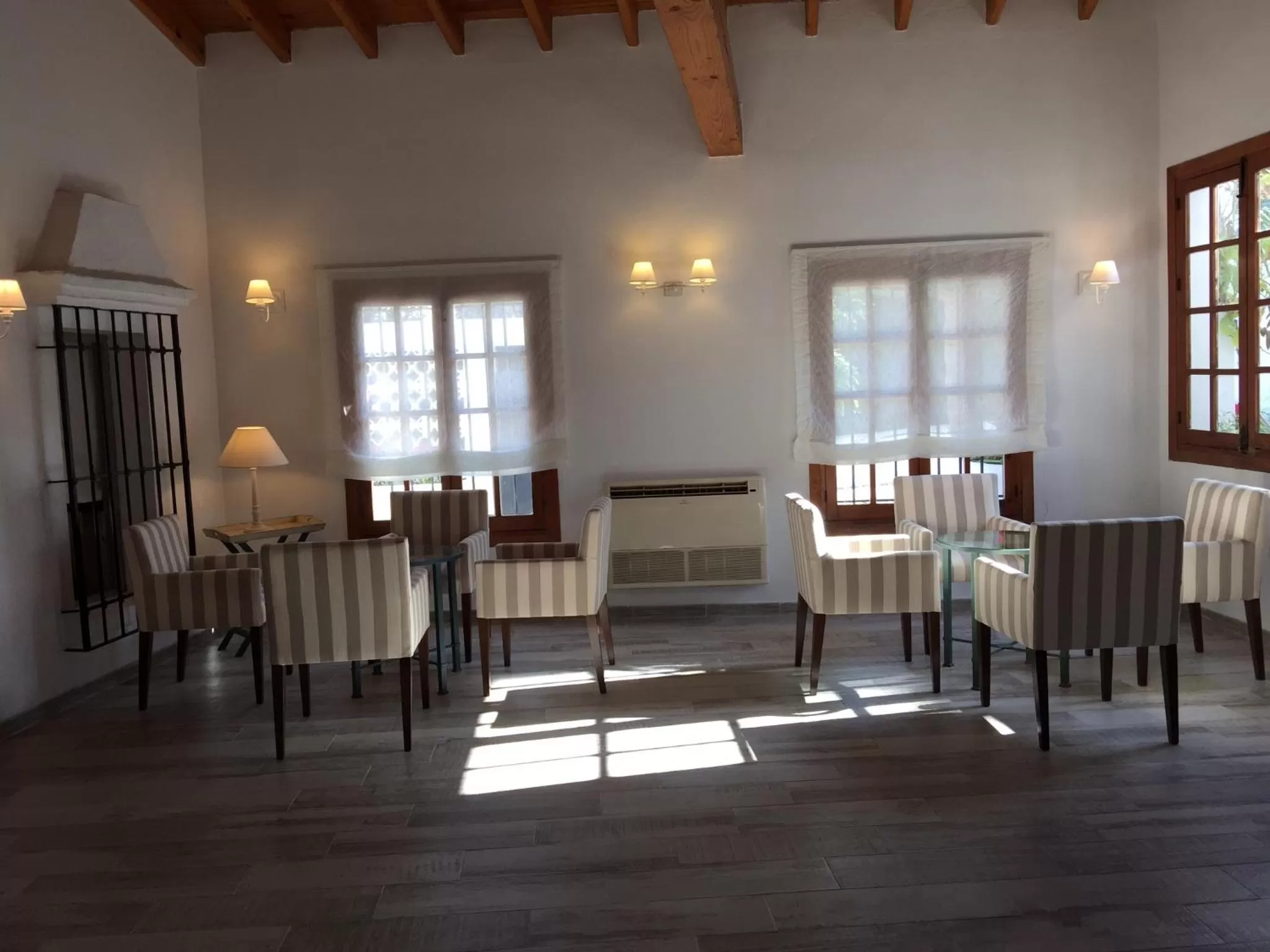 Communal lounge/ TV room, Restaurant/Places to Eat in Alhaurin Golf Hotel