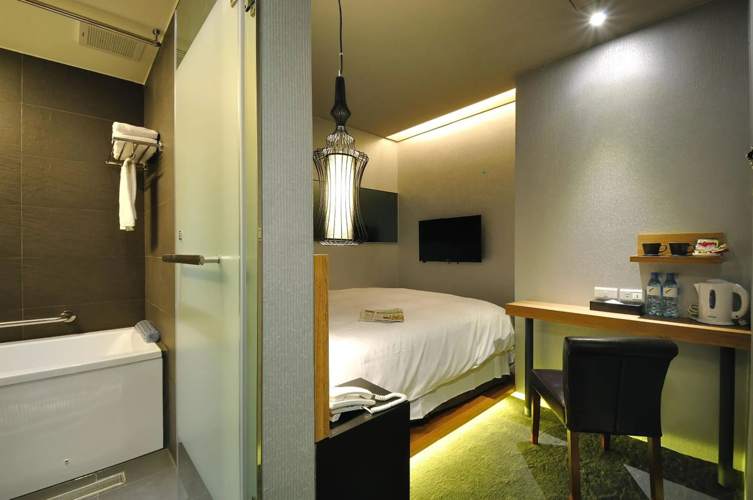 Budget Double Room - No Window in Forward Suites II Budget Double Room - No Window in Forward Suites II