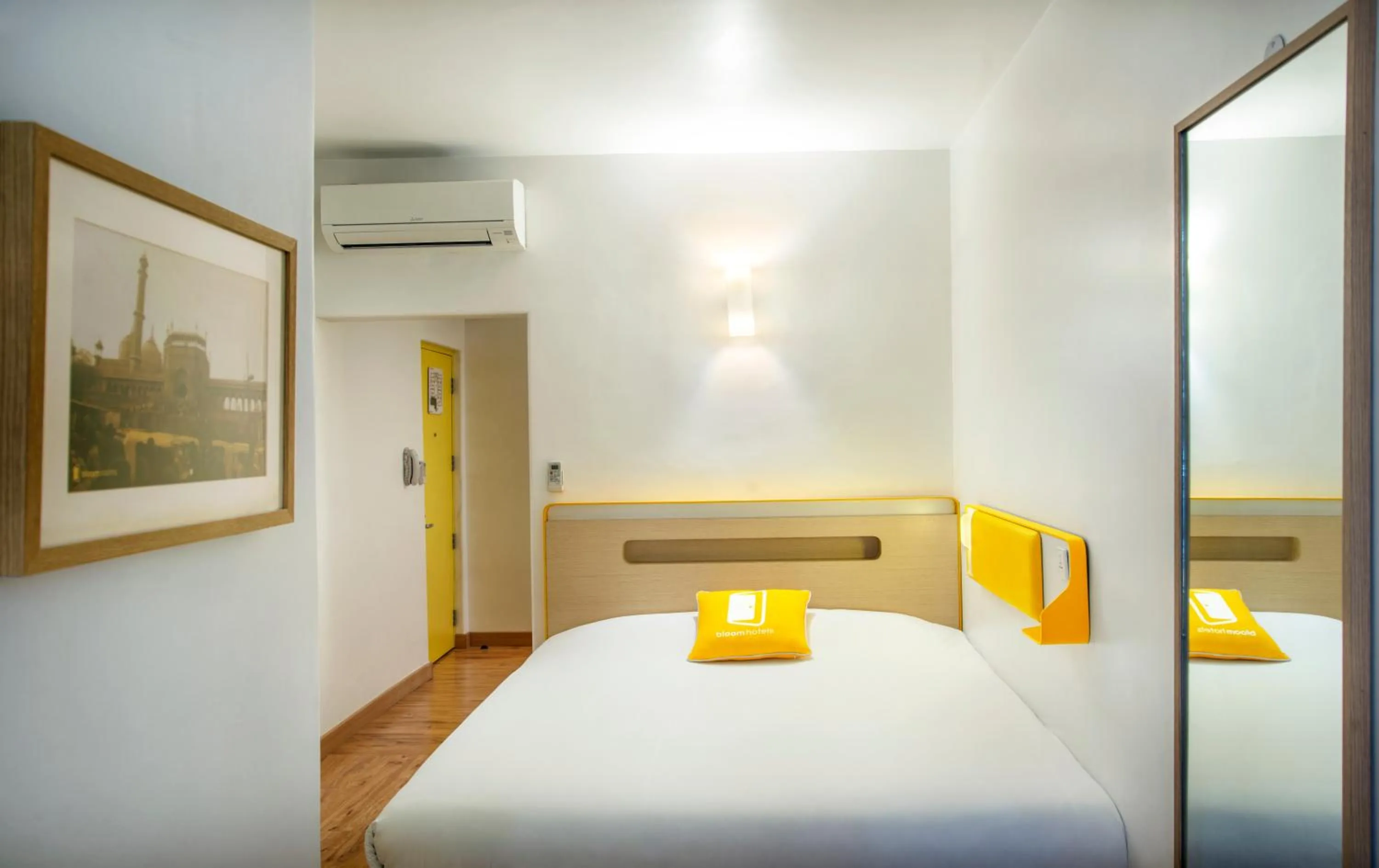 Bed in bloomrooms @ Janpath