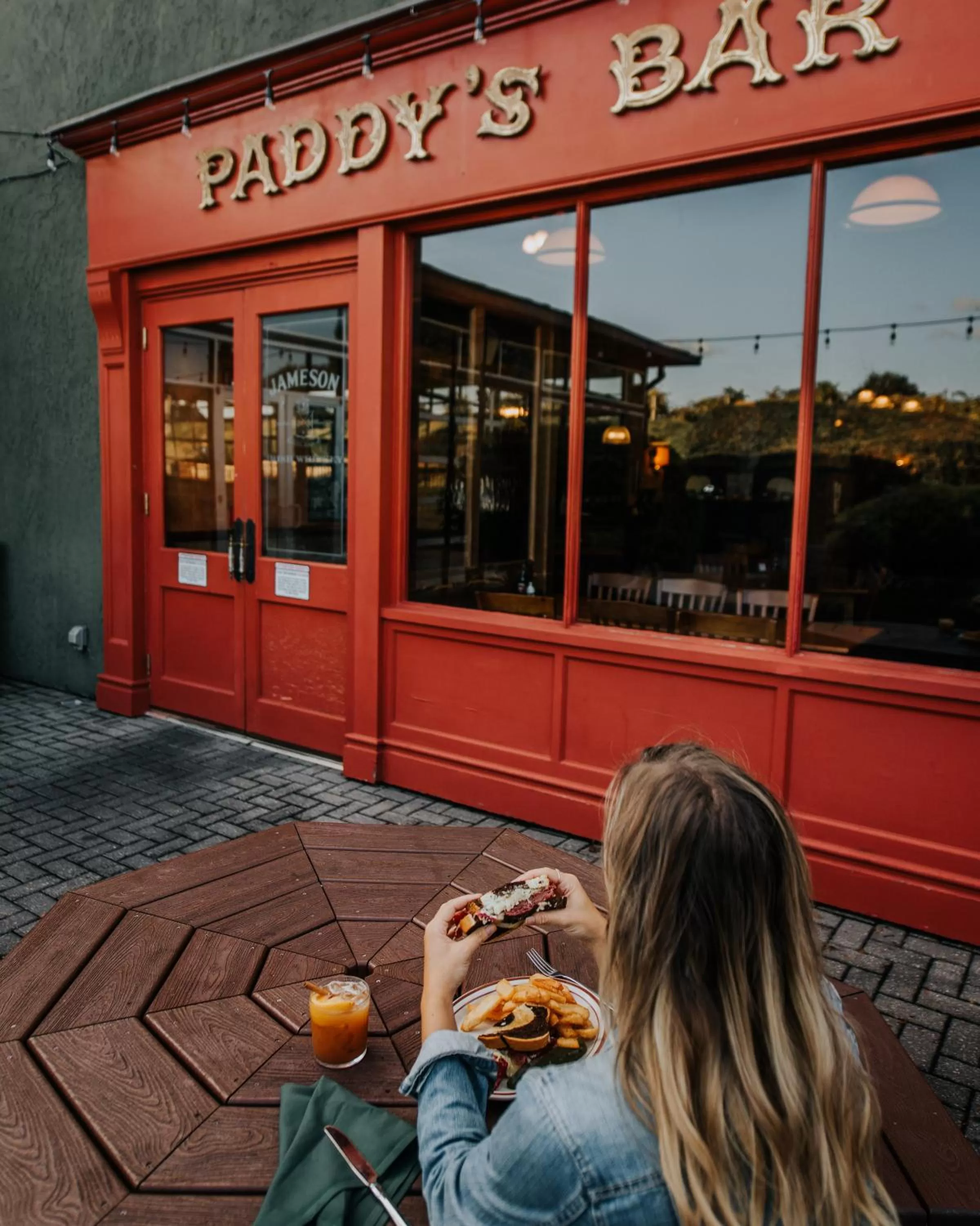 Restaurant/places to eat in Chateau Elan Winery