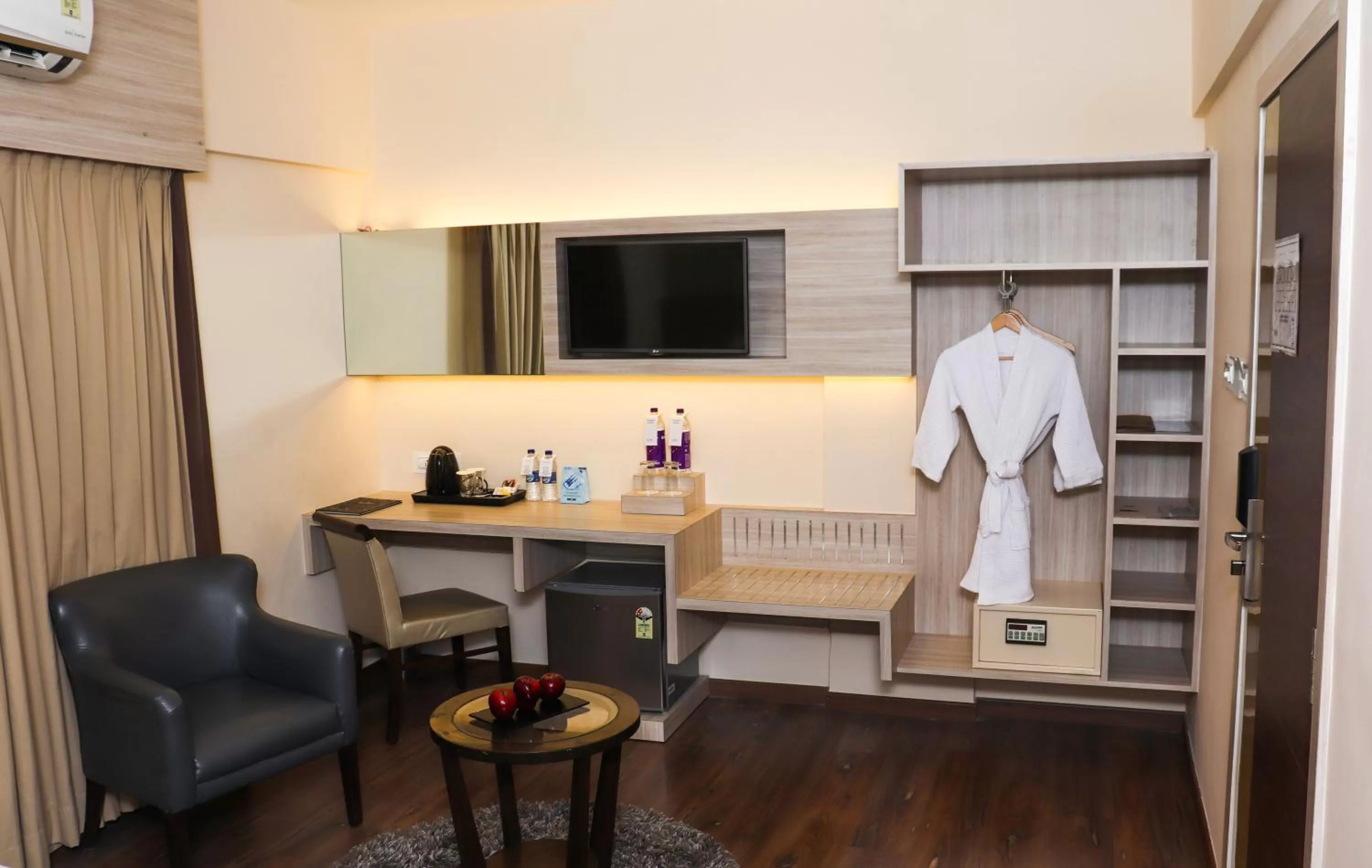 Bedroom in Hotel Bawa Regency