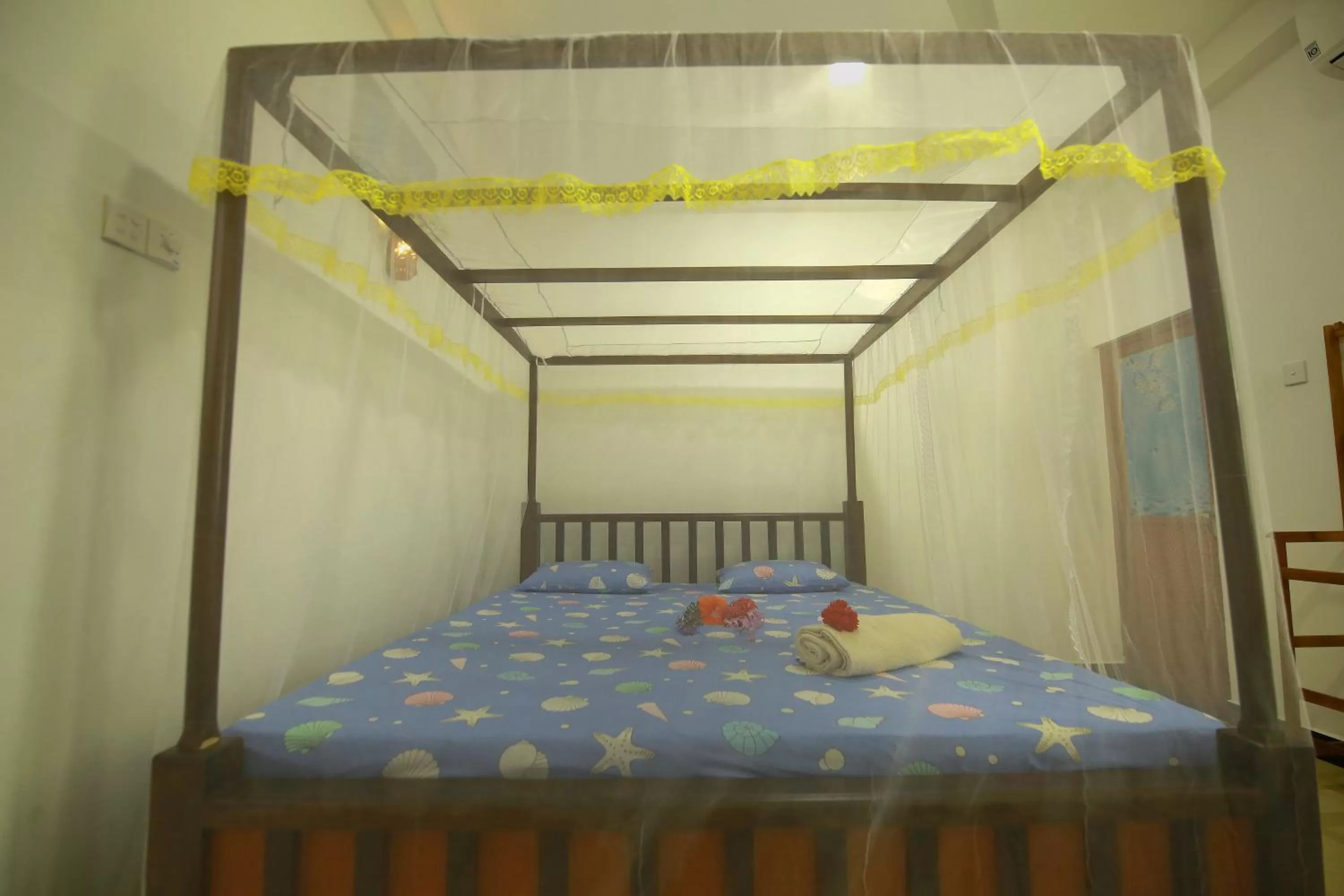 Photo of the whole room, Bed in New Ocean Vibes Ahangama