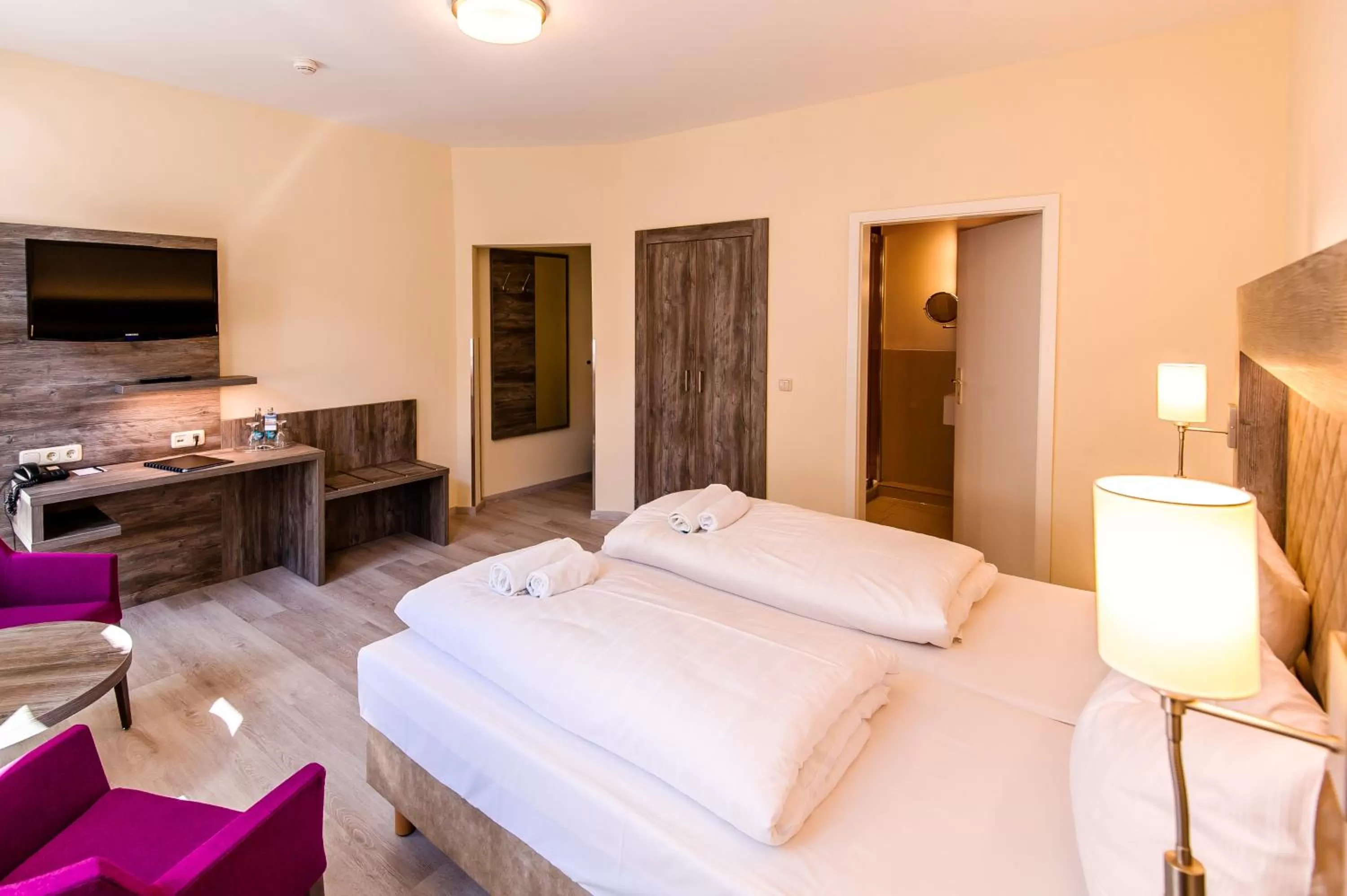 Photo of the whole room, Bed in Hotel Am Alten Hafen