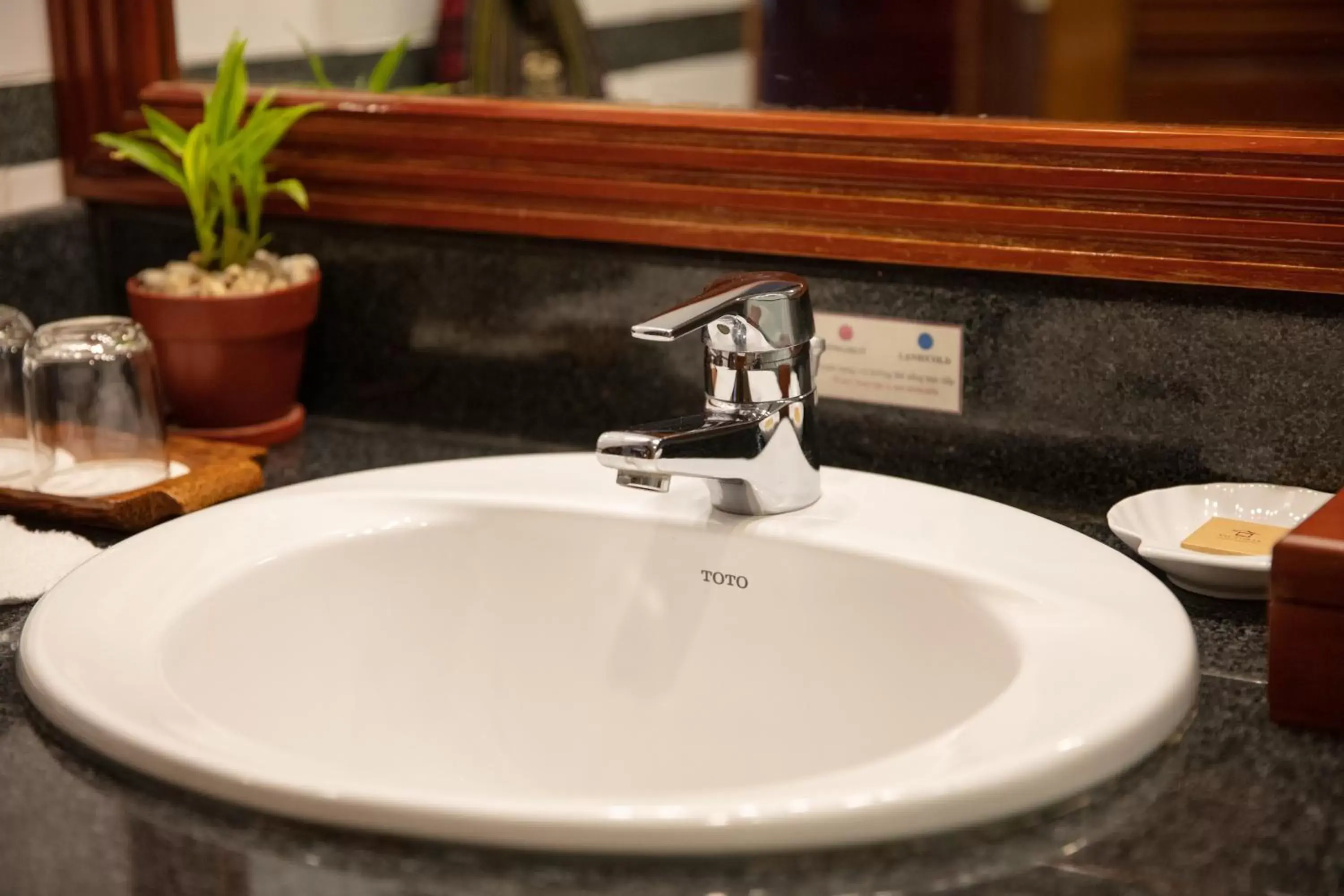 Deluxe Twin Room with Balcony in Victoria Can Tho Resort Deluxe Twin Room with Balcony in Victoria Can Tho Resort