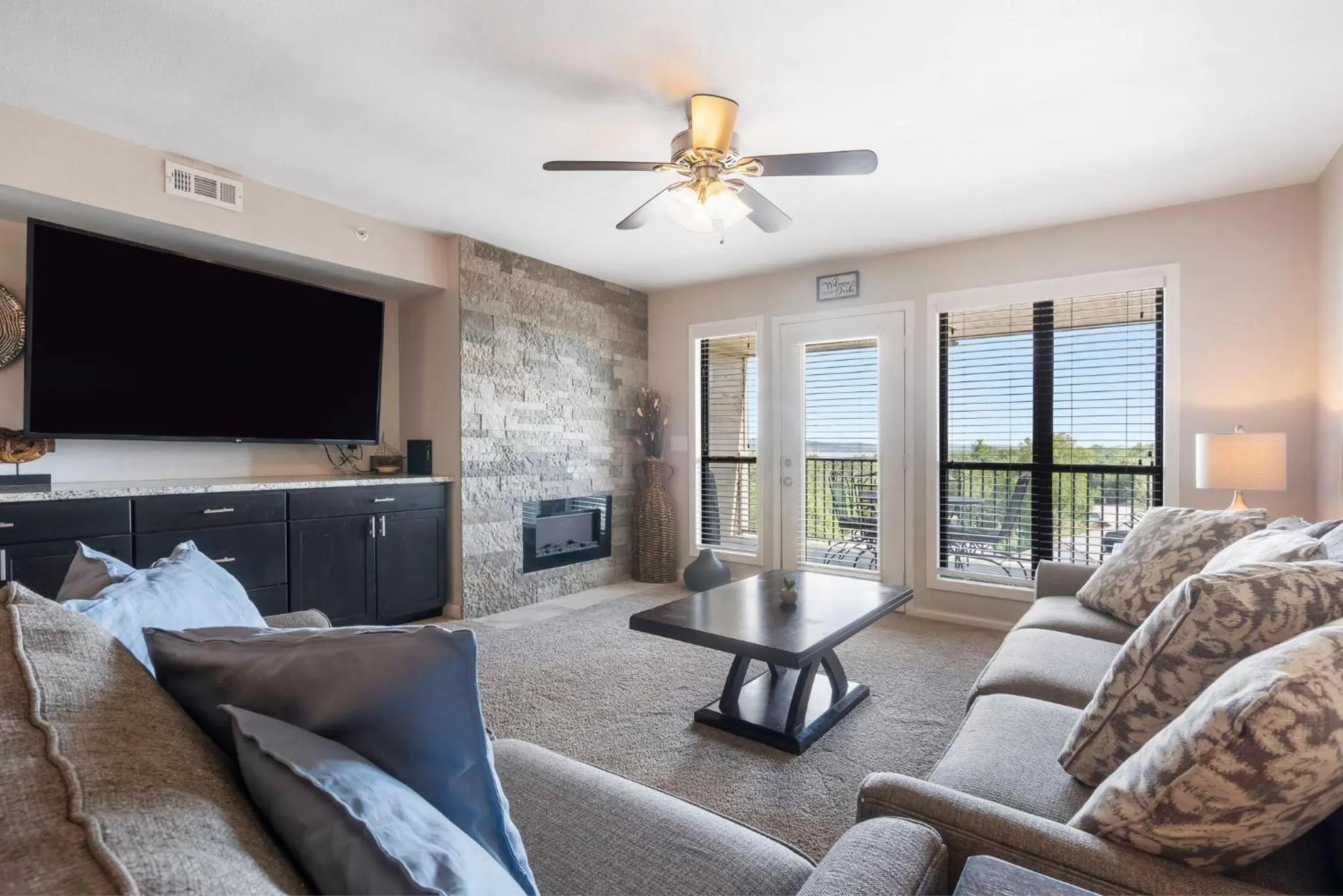 Living room in Table Rock Resorts at Indian Point
