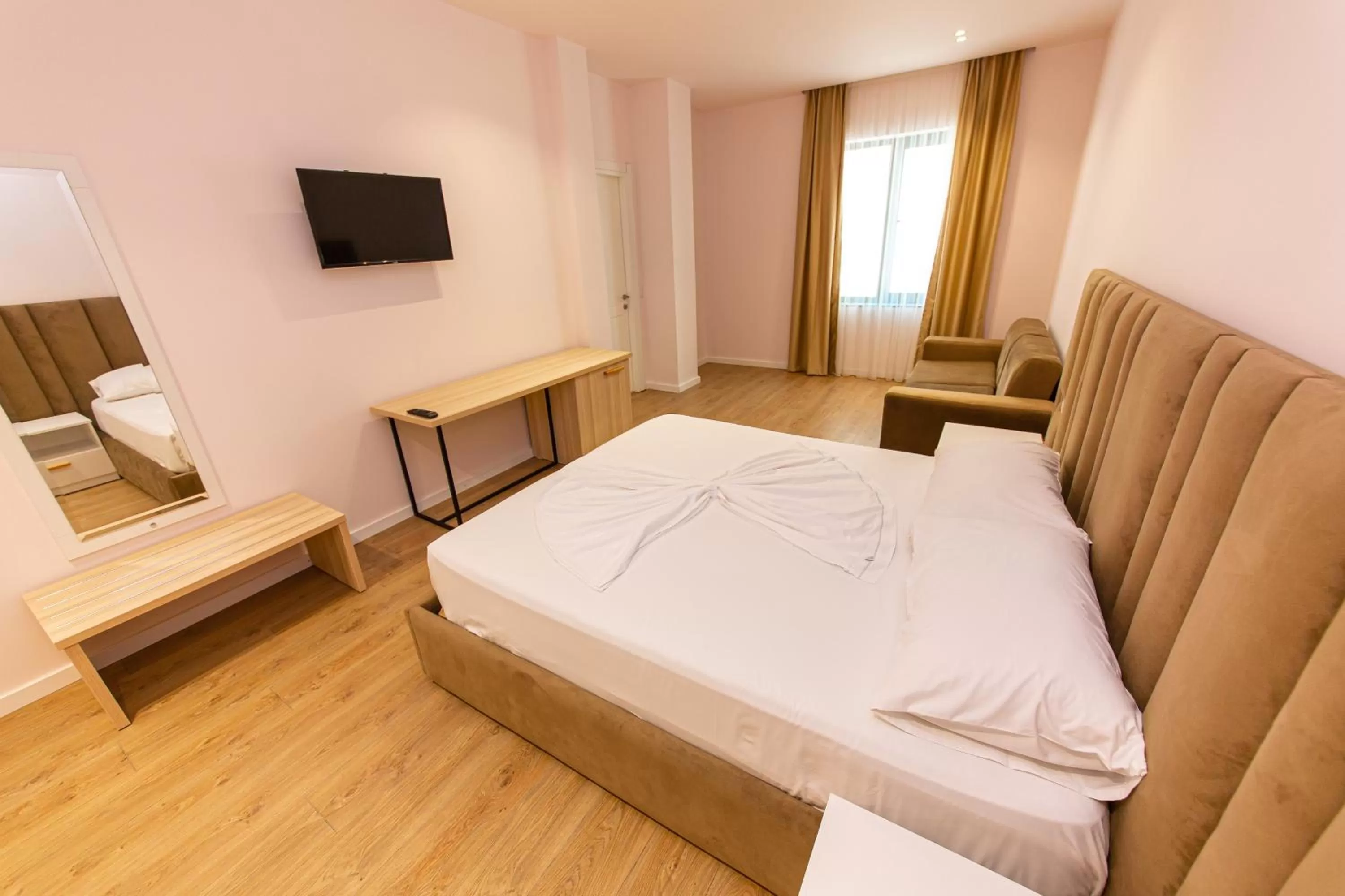 Photo of the whole room, Bed in Hotel Alion