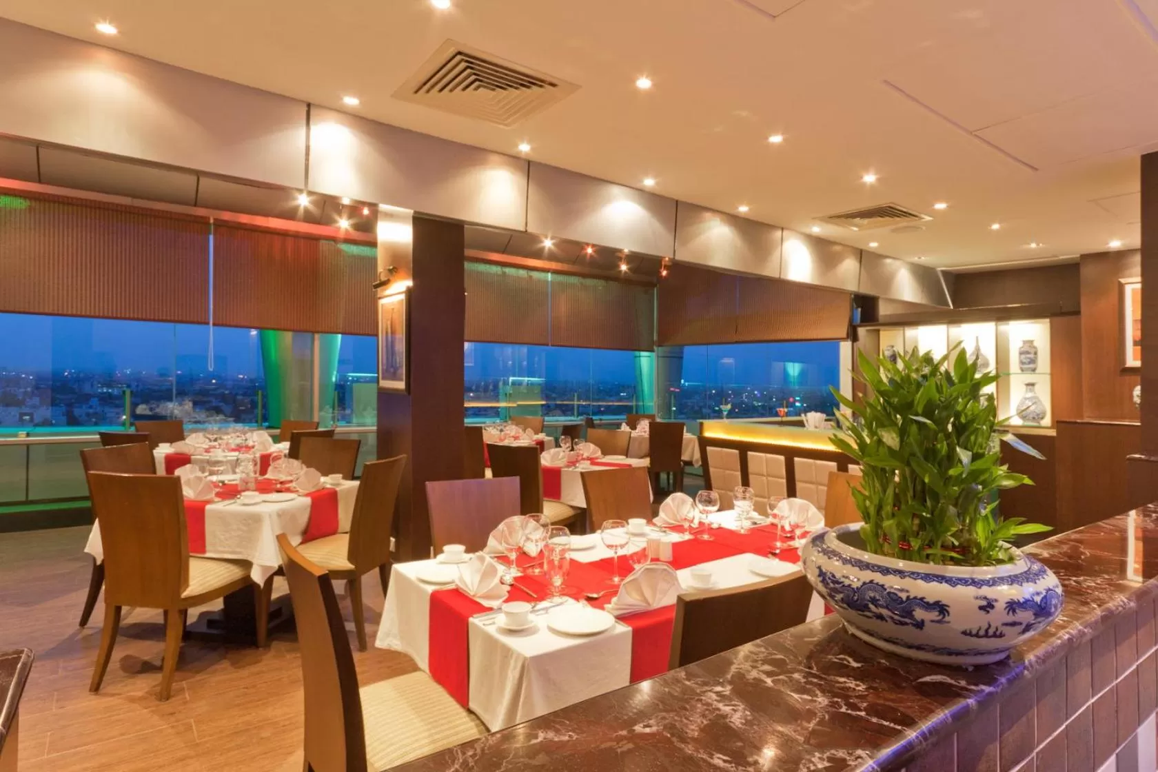 Restaurant/places to eat in The Accord Metropolitan