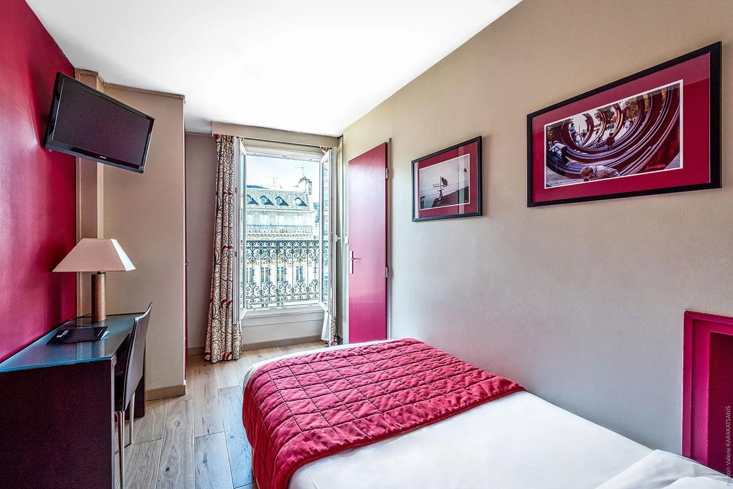 Bed in Etoile Park Hotel