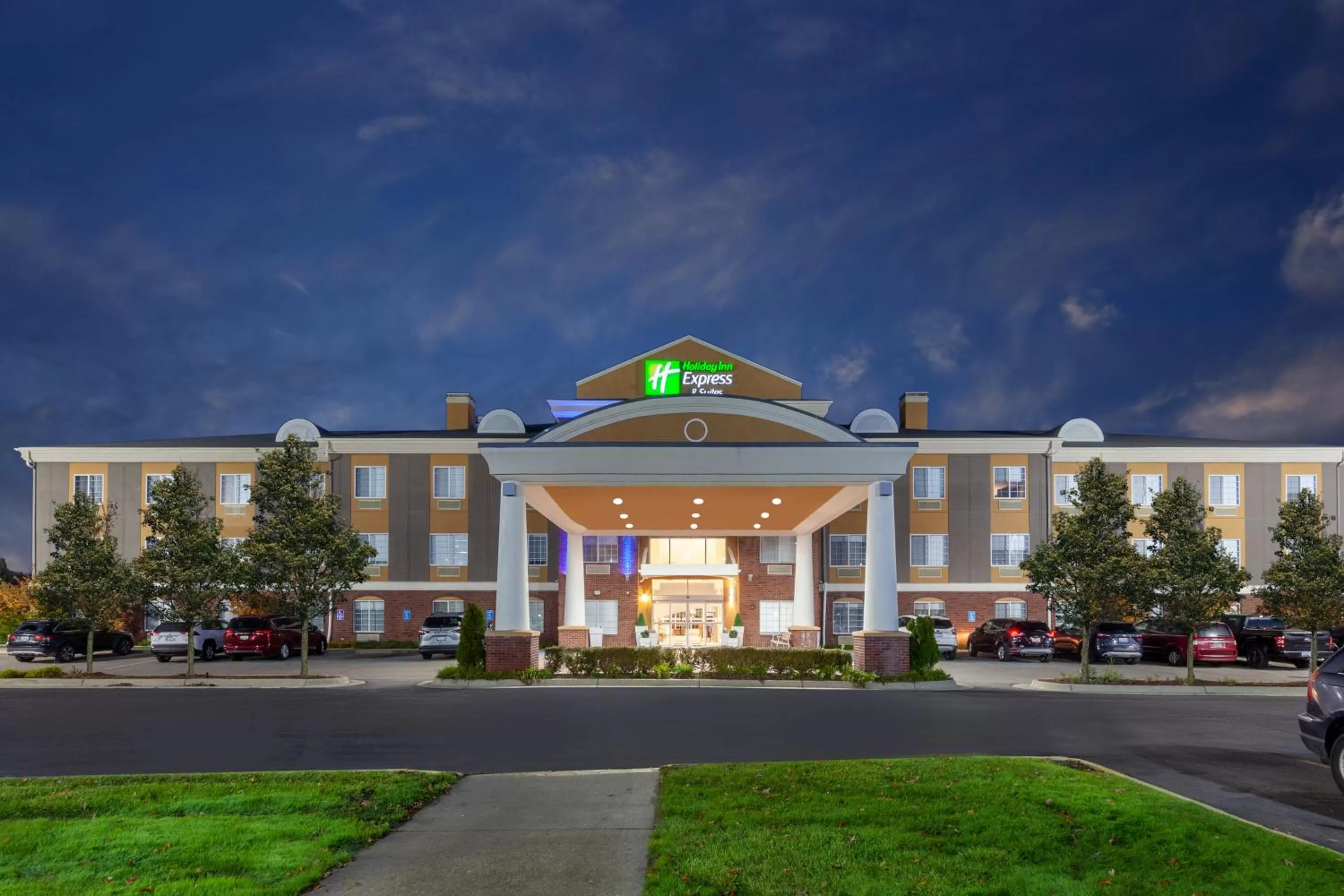 Property building in Holiday Inn Express Hotel & Suites Woodhaven by IHG