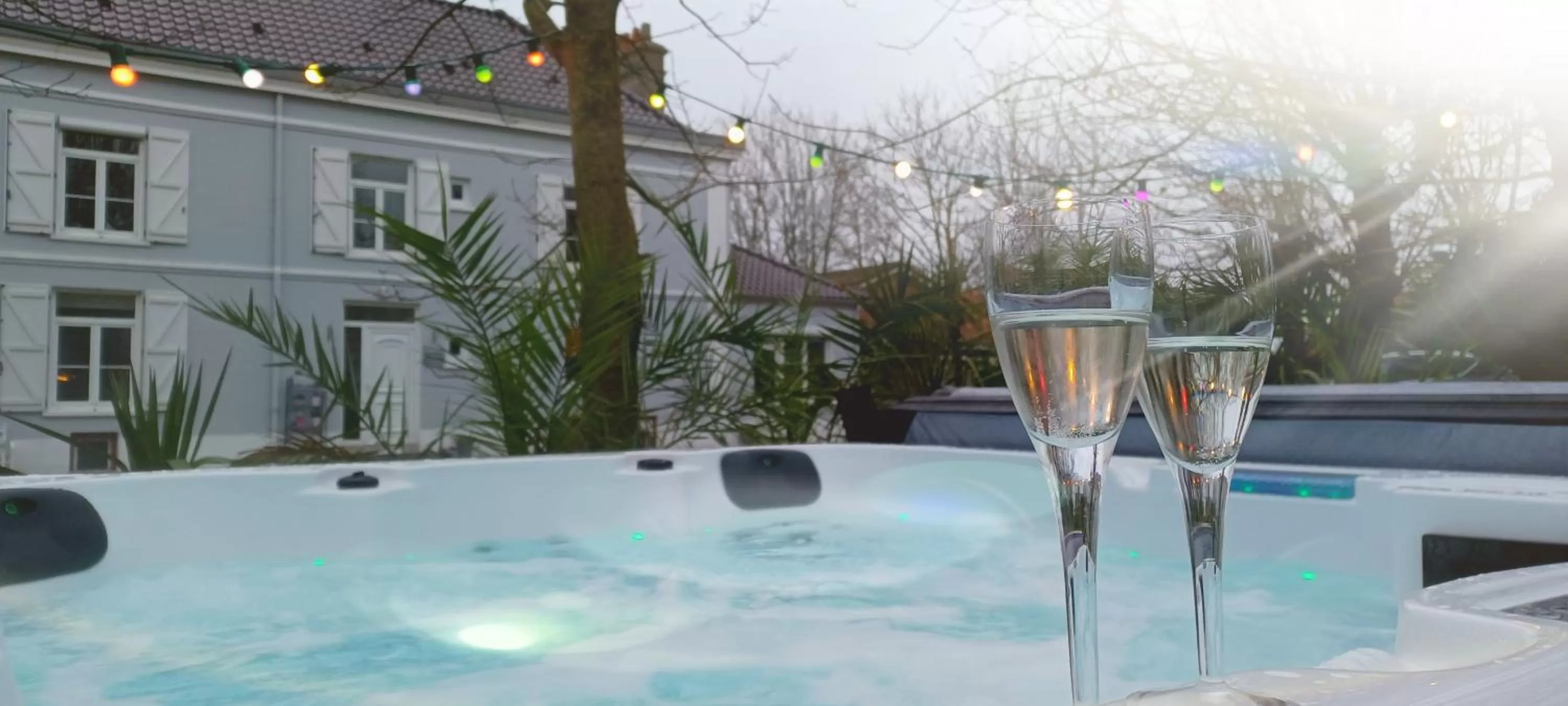 Day, Swimming Pool in La Carte Postale