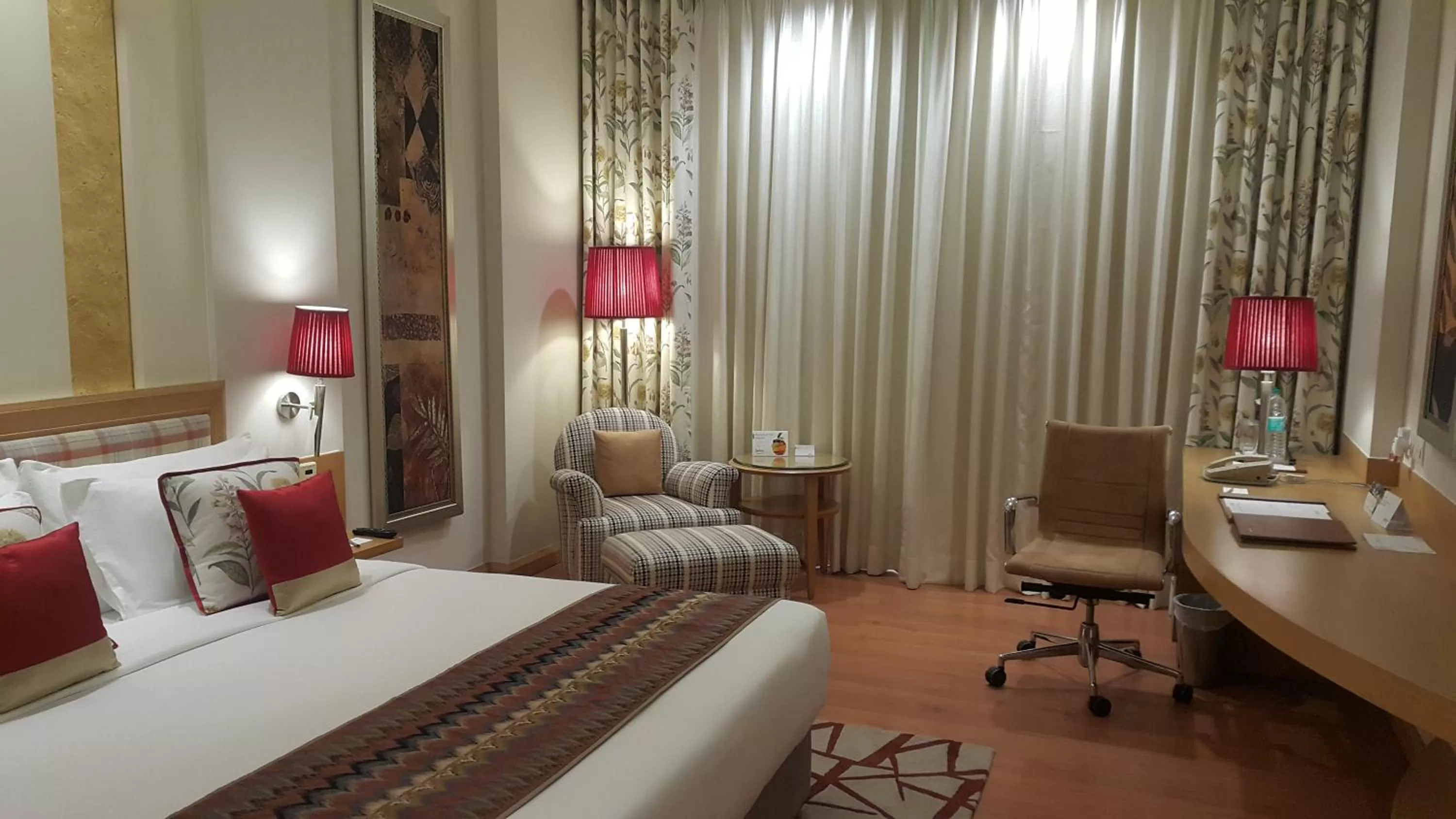 Bedroom, Bed in Radisson Noida