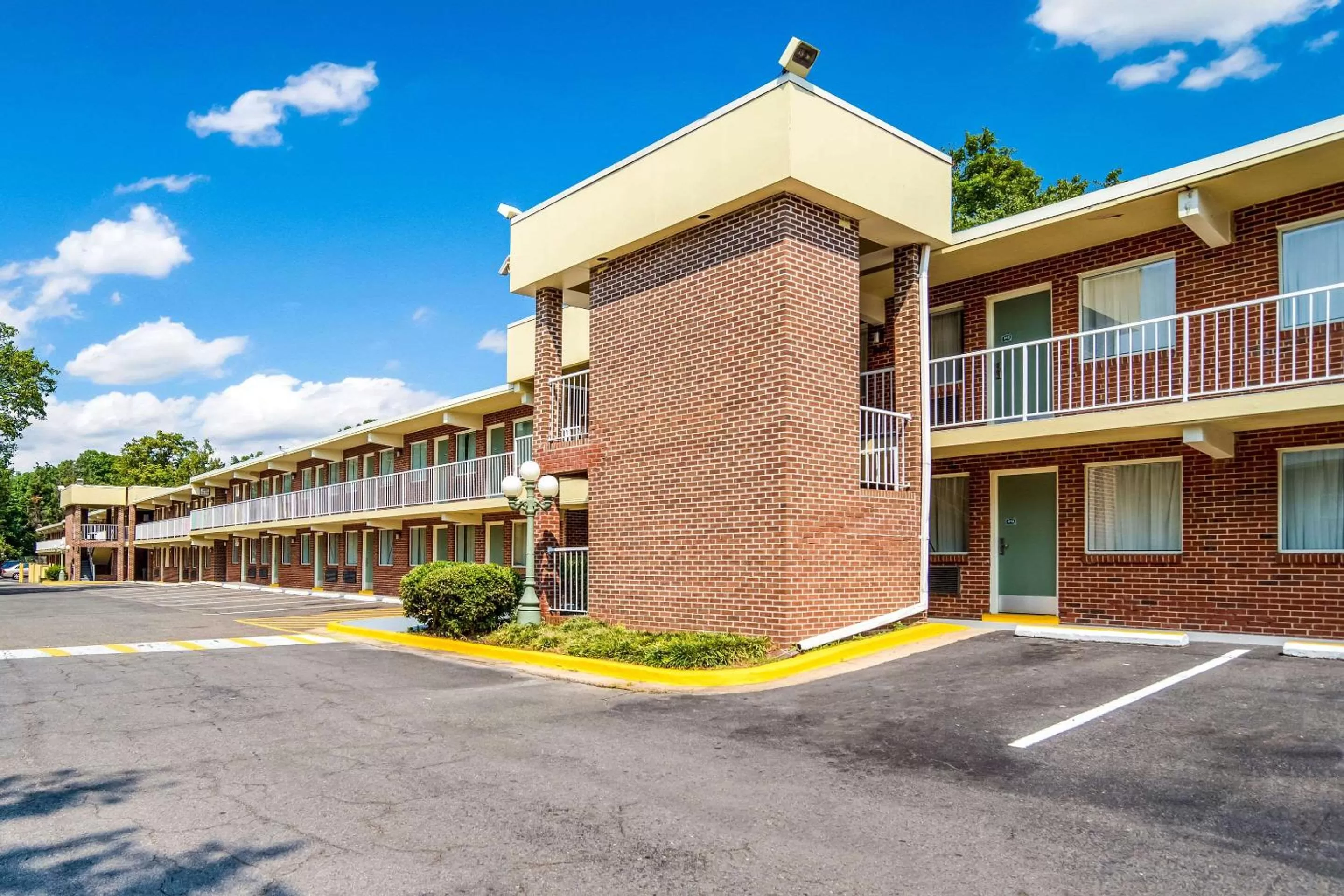 Property building in Quality Inn Mount Vernon