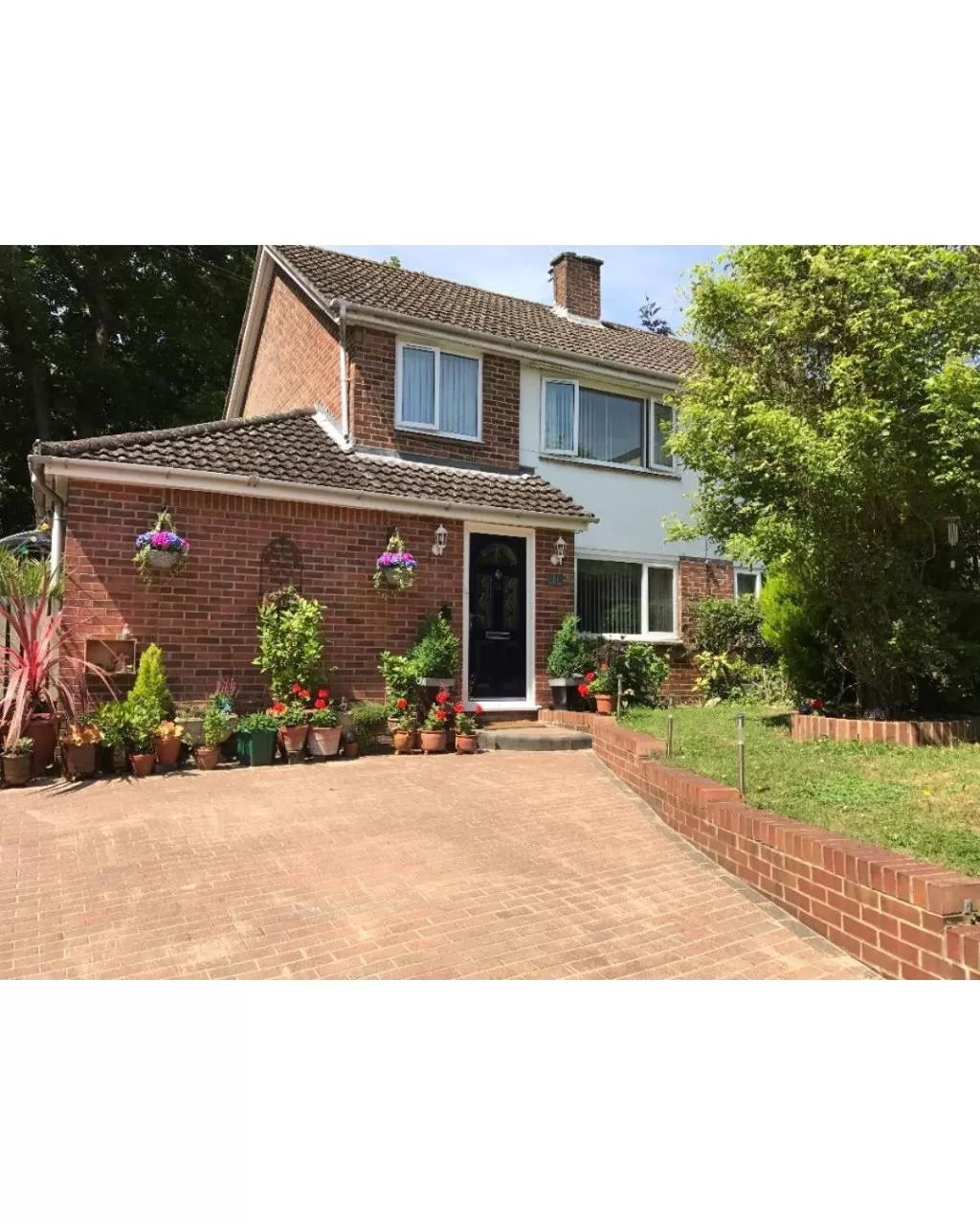 Property building in 31 Queens Road