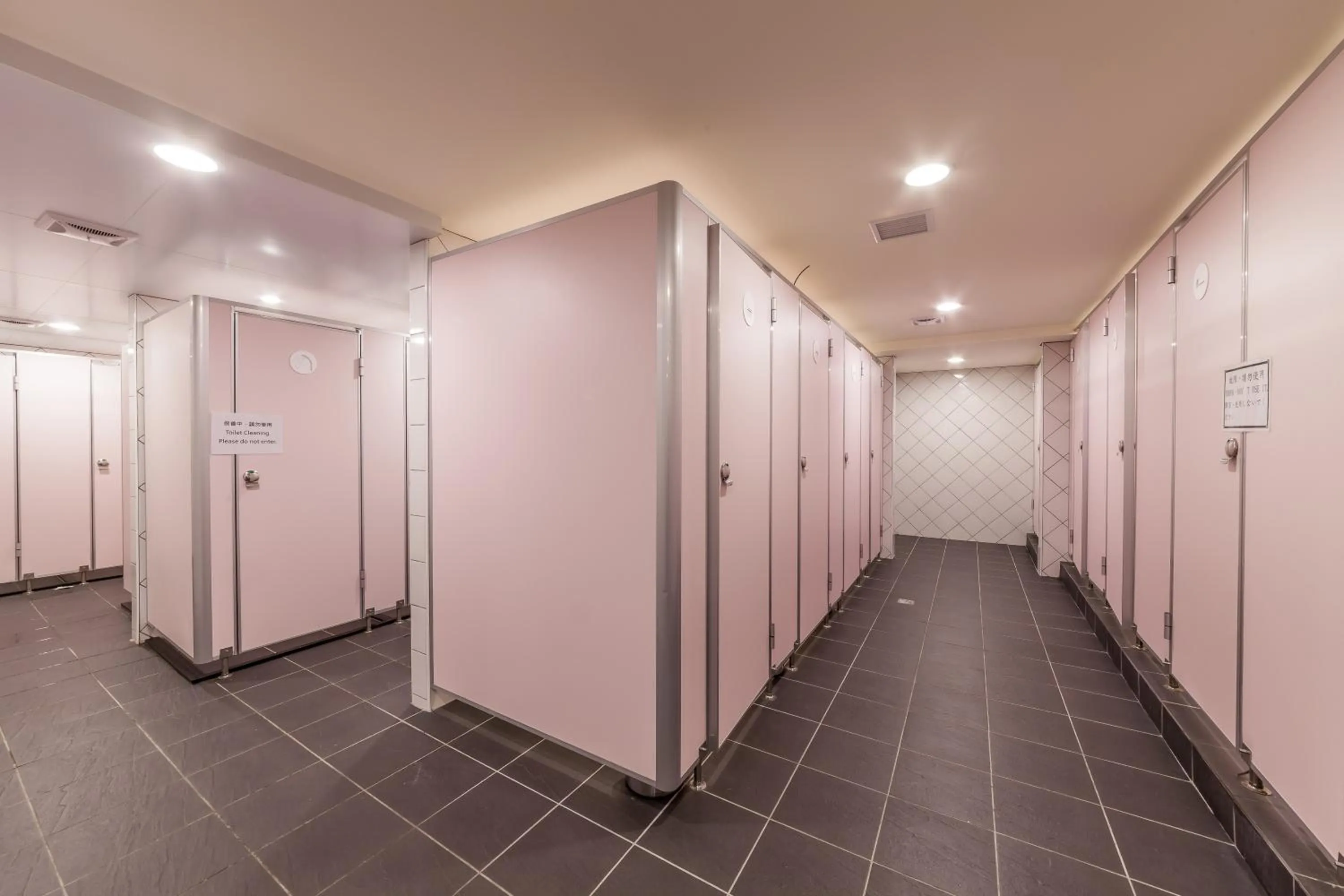 Shower in Hotel Fun - Linsen