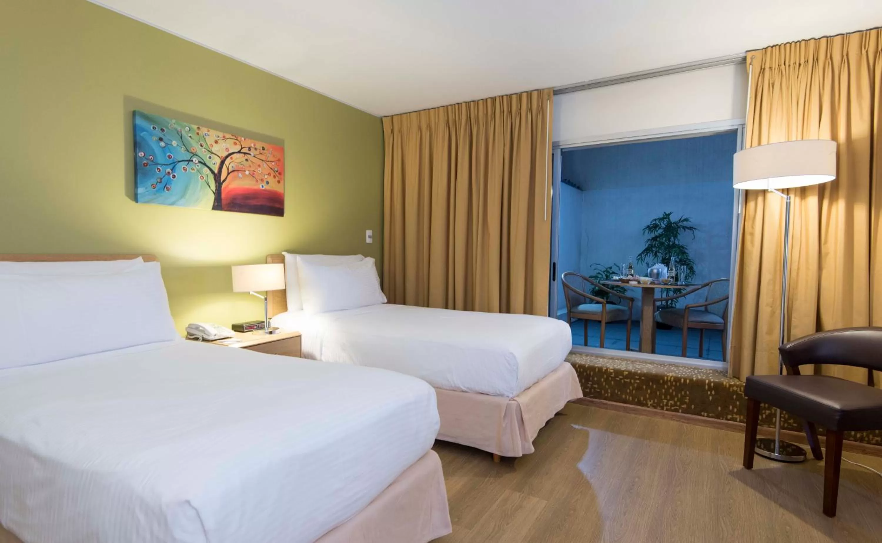 Photo of the whole room, Bed in Holiday Inn Montevideo by IHG