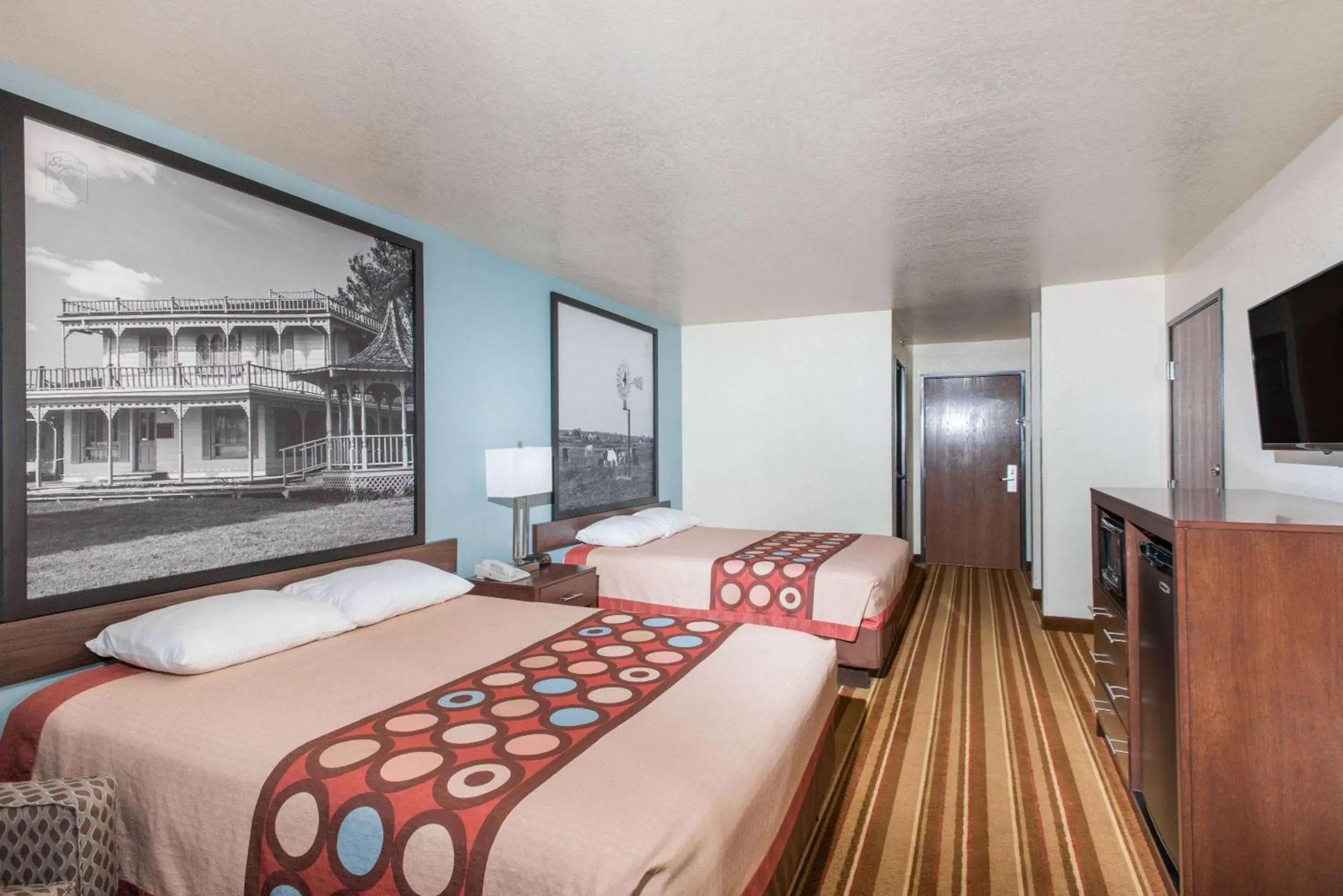 Queen Room with Two Queen Beds, First Floor Location and Exterior Door - Non-Smoking in Super 8 by Wyndham Claremore OK Queen Room with Two Queen Beds, First Floor Location and Exterior Door - Non-Smoking in Super 8 by Wyndham Claremore OK
