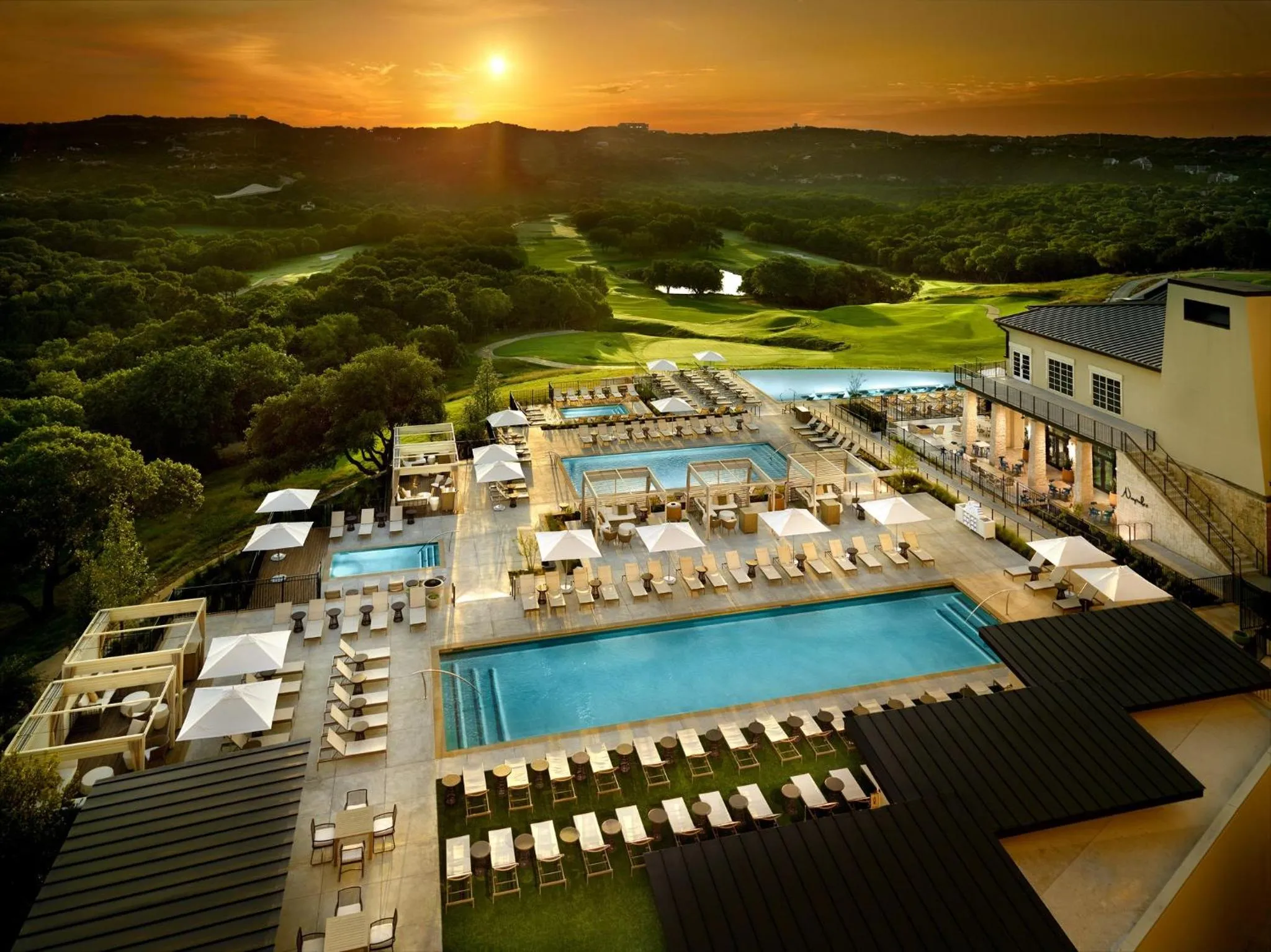 Swimming pool in Omni Barton Creek Resort and Spa Austin