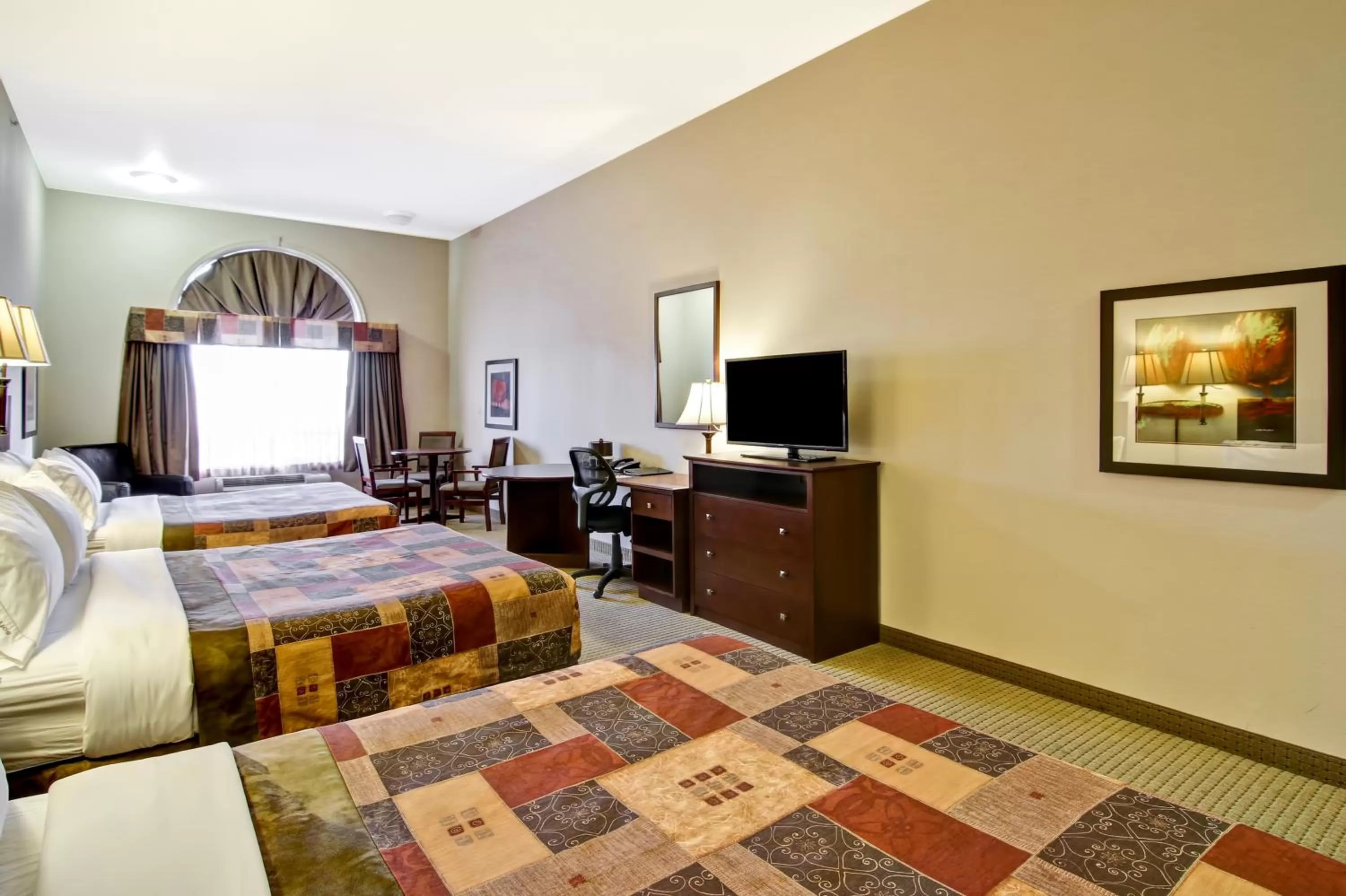 Photo of the whole room, Bed in Canalta Camrose