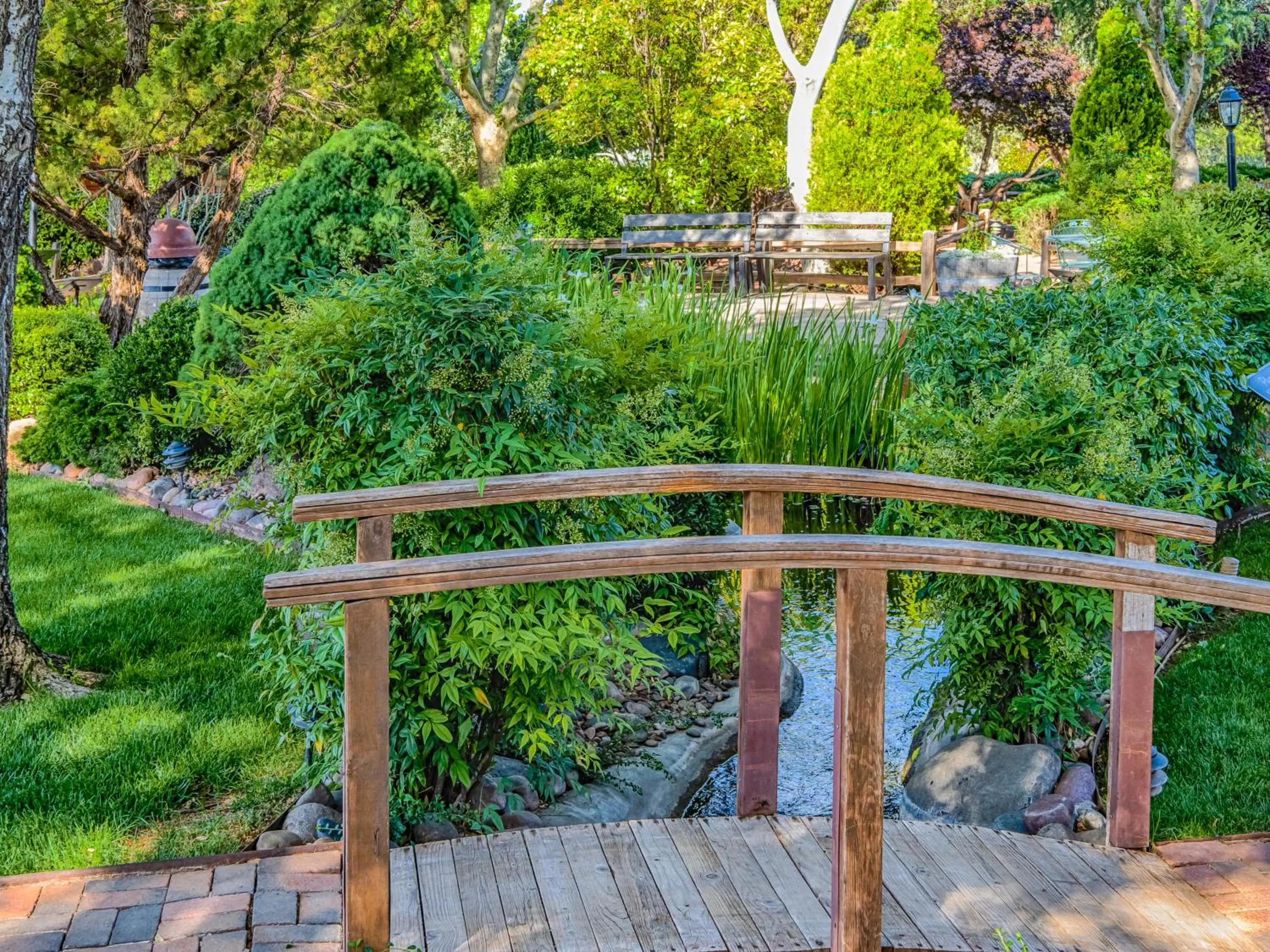 Garden in Sky Ranch Lodge