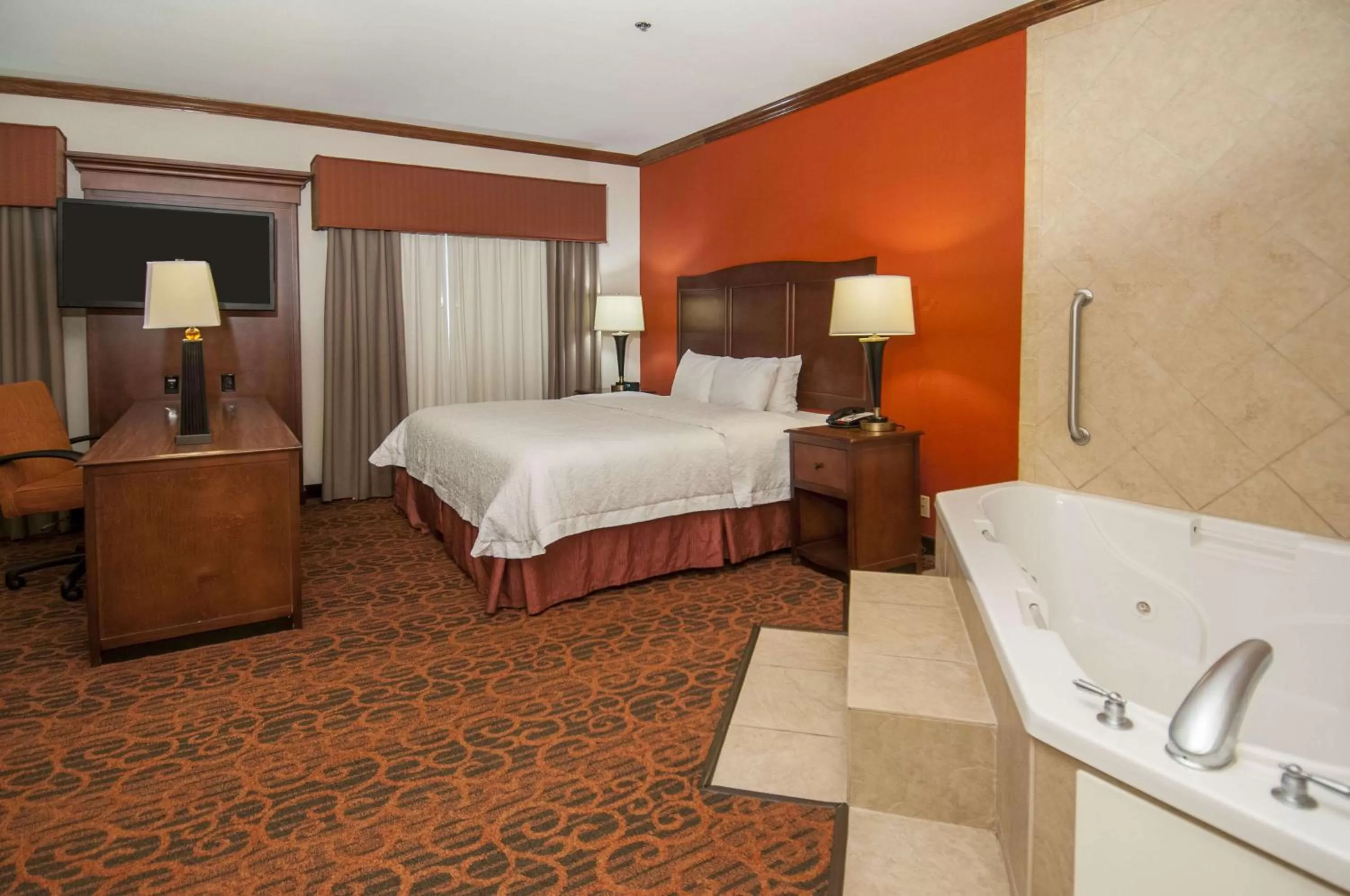 King Studio Suite with Whirlpool - Non-Smoking in Hampton Inn and Suites Waxahachie