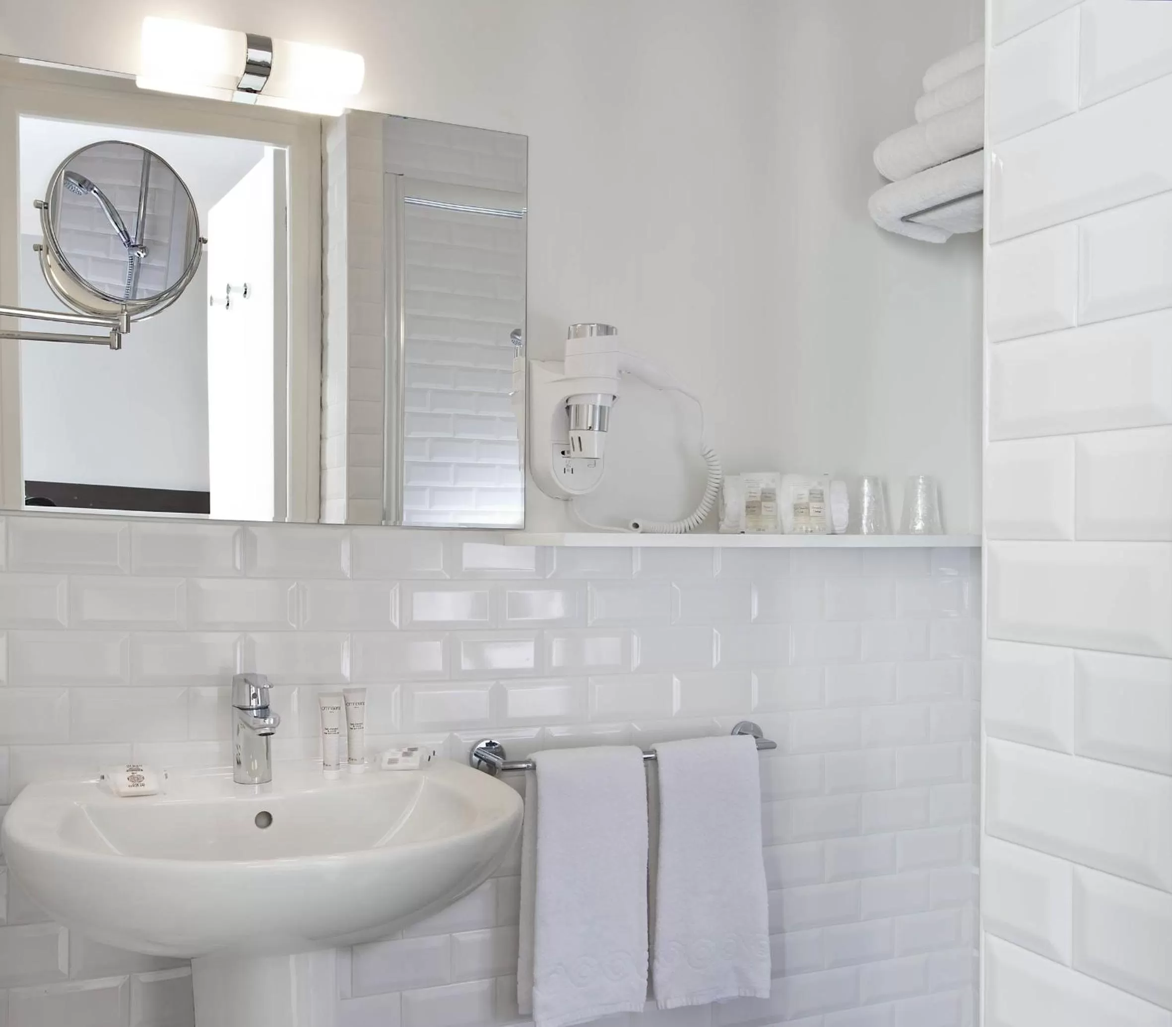Bathroom in Hôtel des Ecrivains