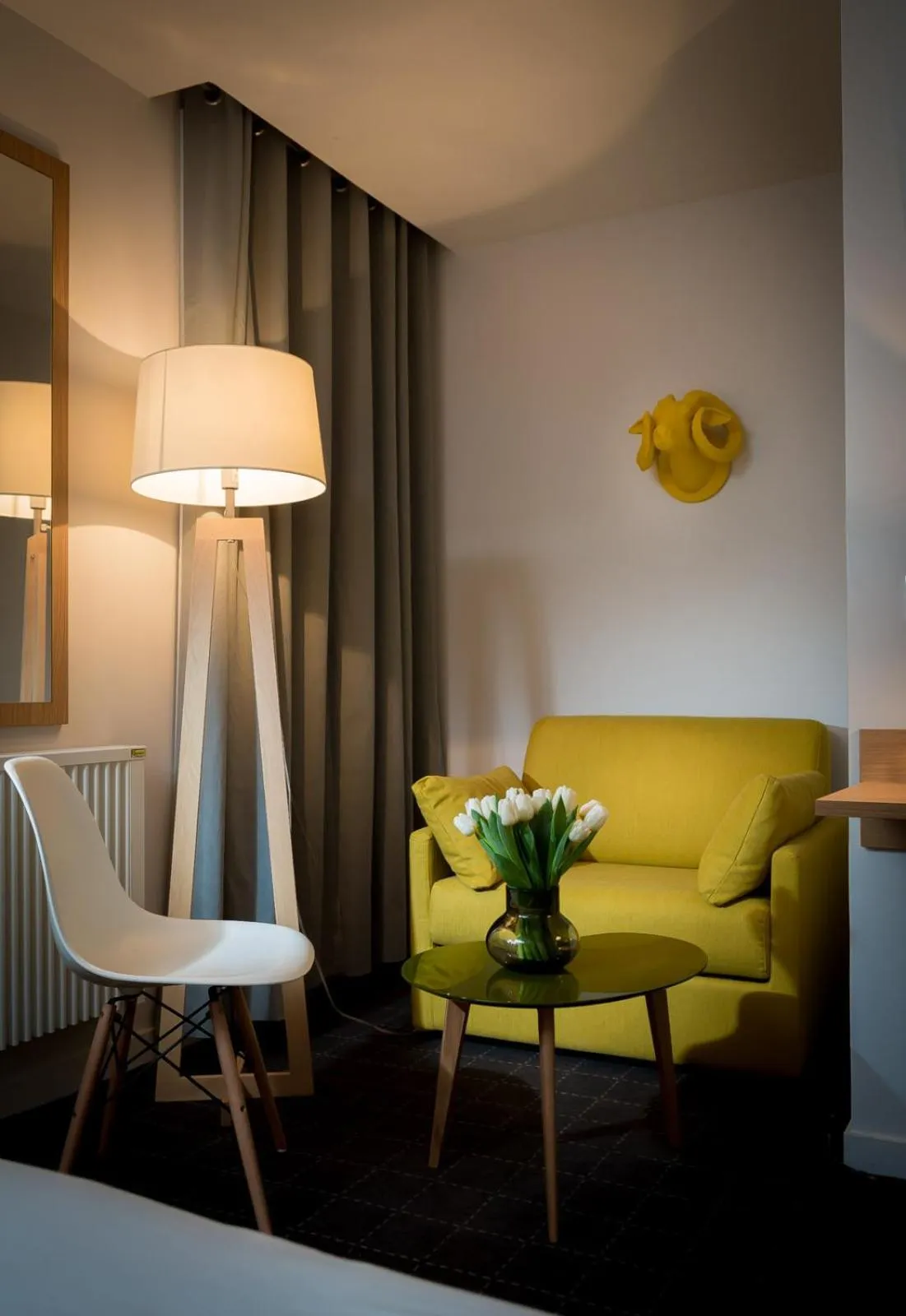 Seating area in Hotel Mirabeau Eiffel